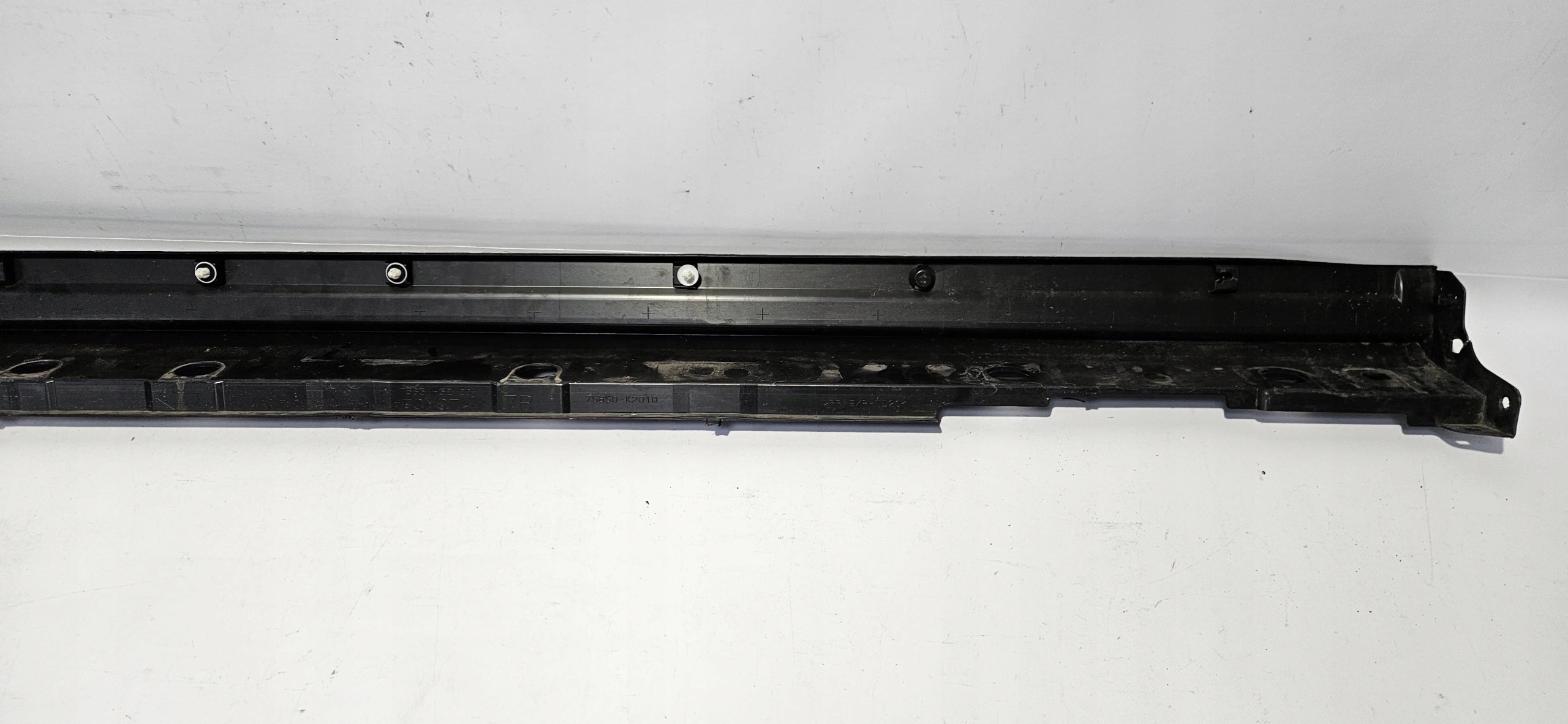 moulding threshold right TOYOTA YARIS CROSS 20