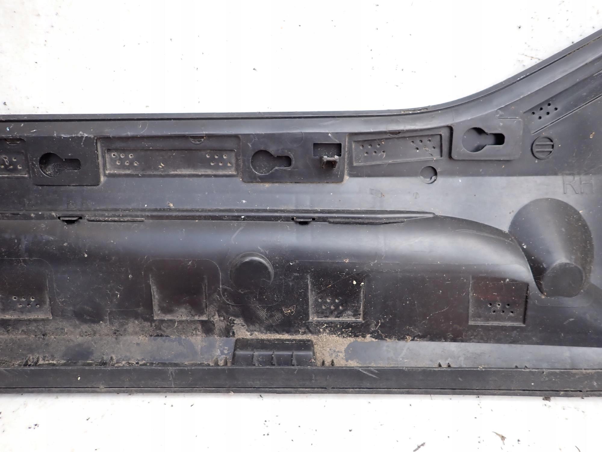 VOLVO XC40 17-> cap moulding door right rear part