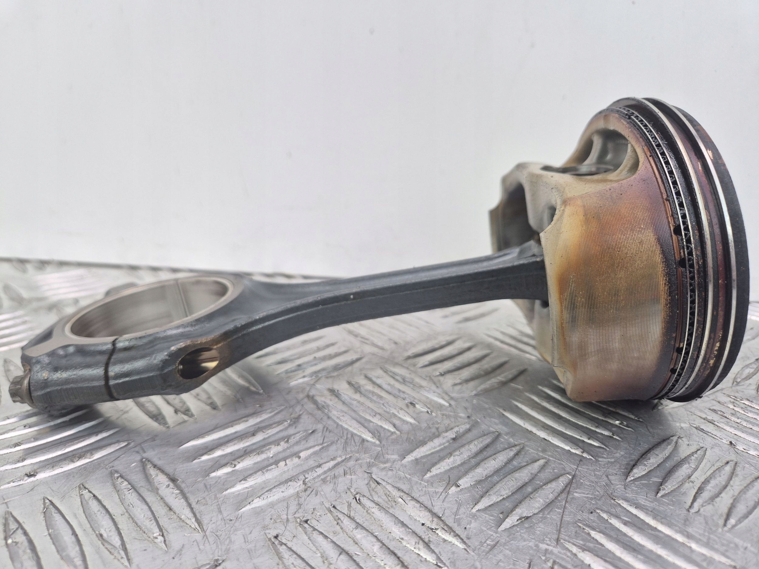 M273.970 piston with connecting rod MERCEDES E500 W212 098106