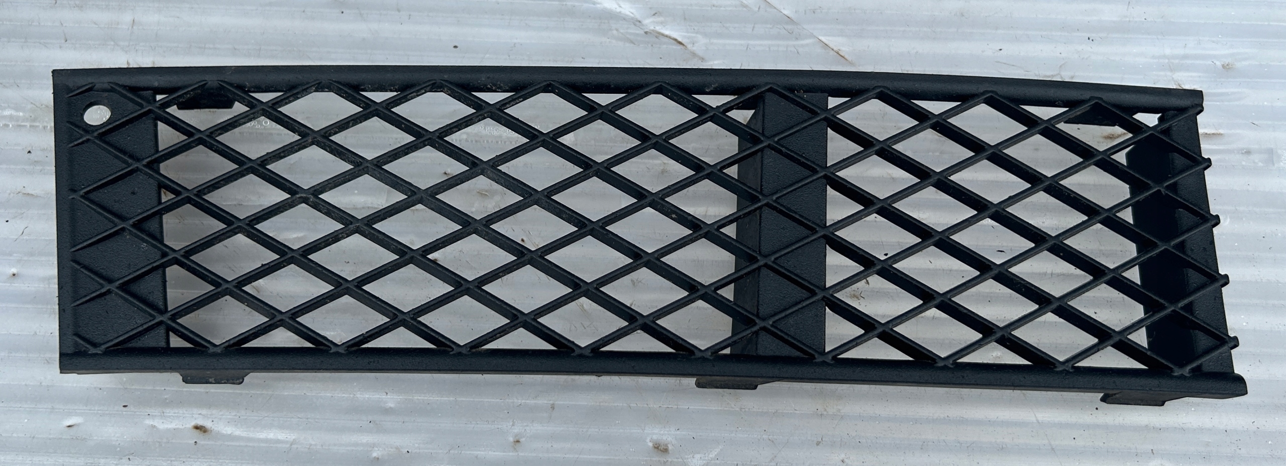 grid right of a bumper front BMW 7 F01 7184150