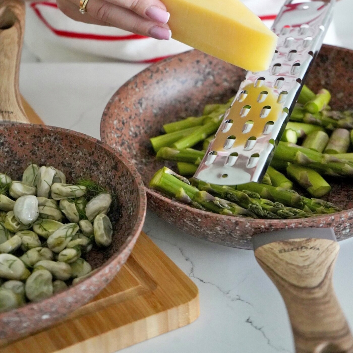 ZESTAW PATELNI 3X PATELNIA GRANITOWA + miarka Liczba elementów w zestawie 8