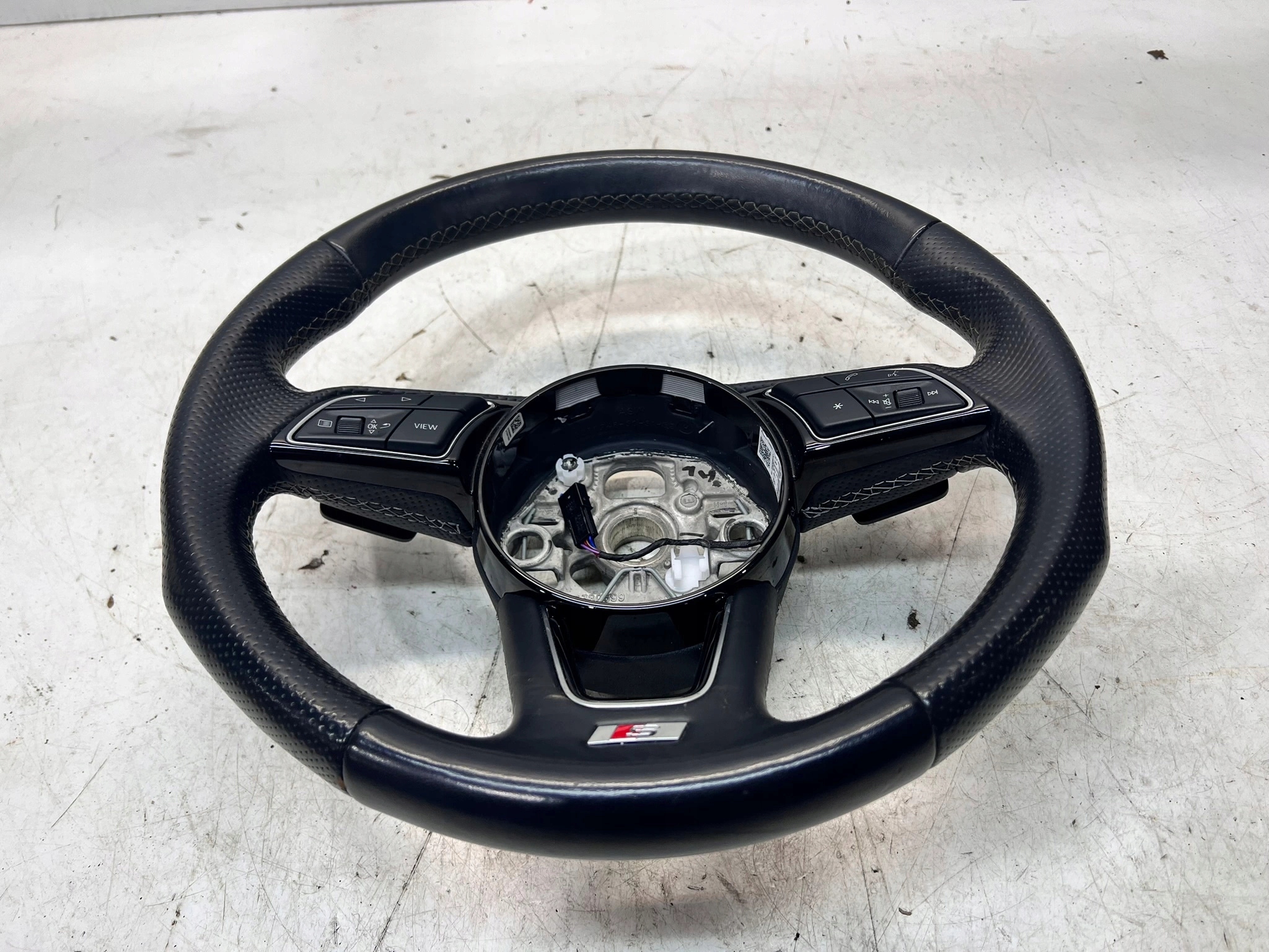 lenkrad S LINE Leder MULTIFUNKCJA AUDI A3 8Y 82A419091AD