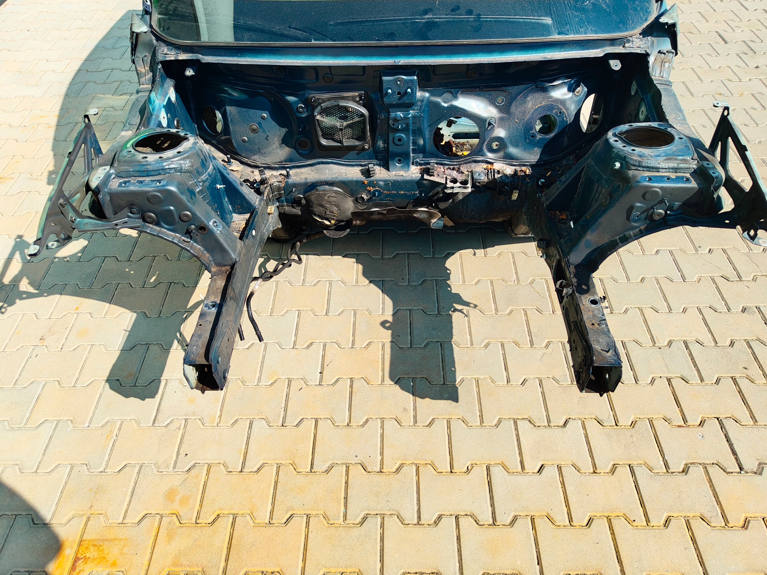 BMW X2 F39 BUDA quarter quarter placement pillar threshold colour C10