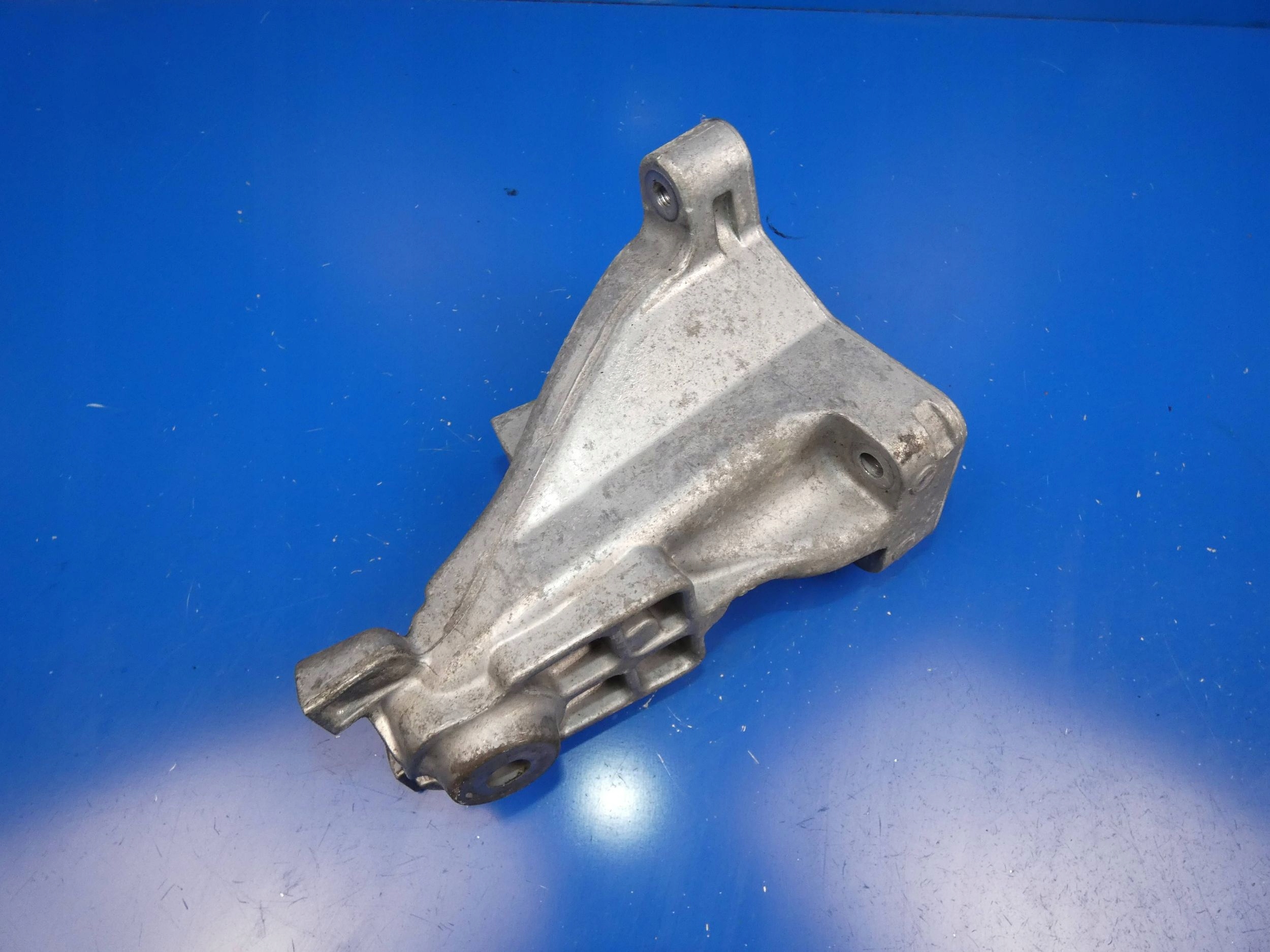 MERCEDES S KLASA W222 3.0 CDI supporto staffa Motore