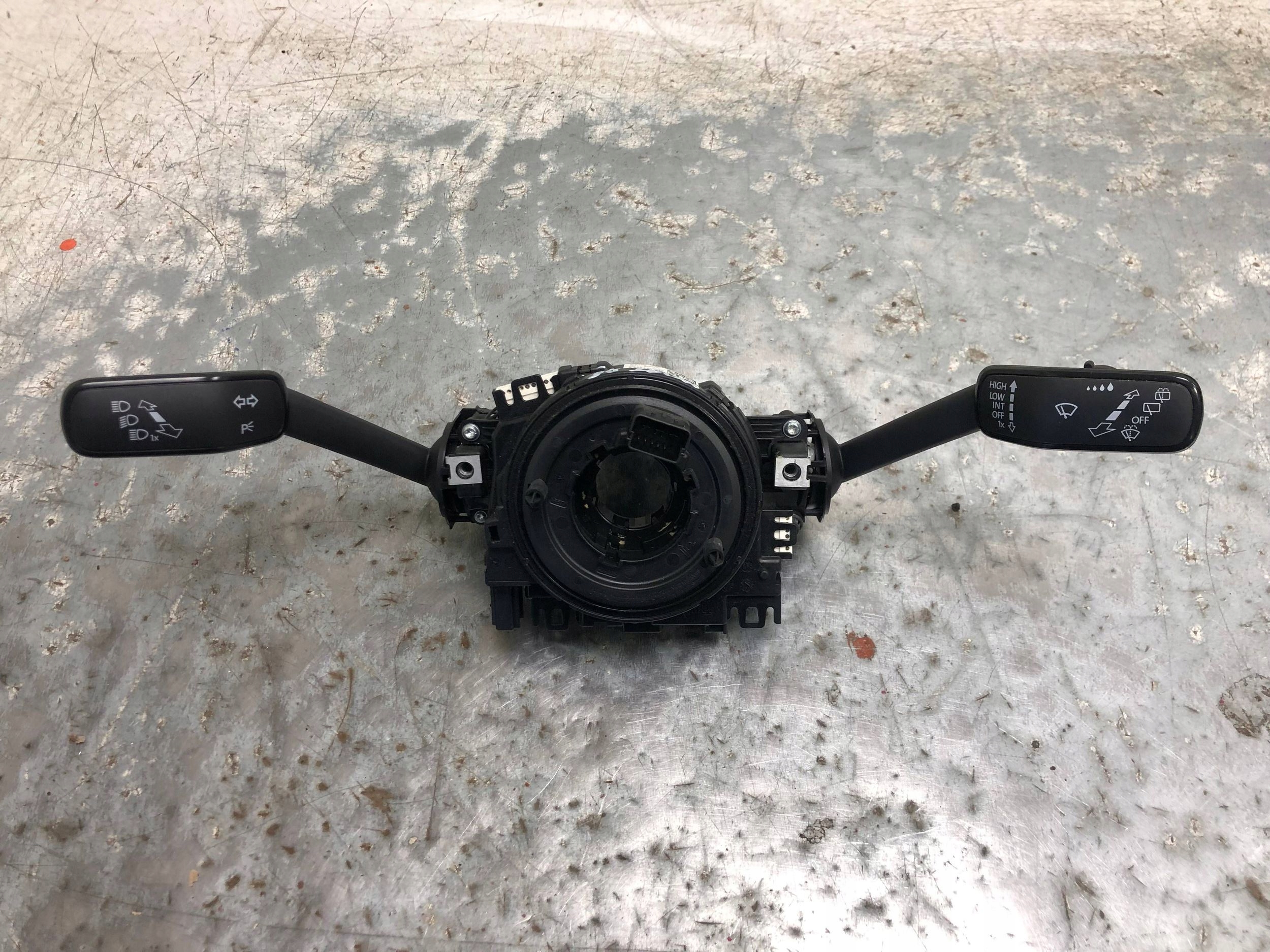 steering wheel levers and controls control PASSAT B8 5Q0953521AT 5Q0953502M 5Q0953569A
