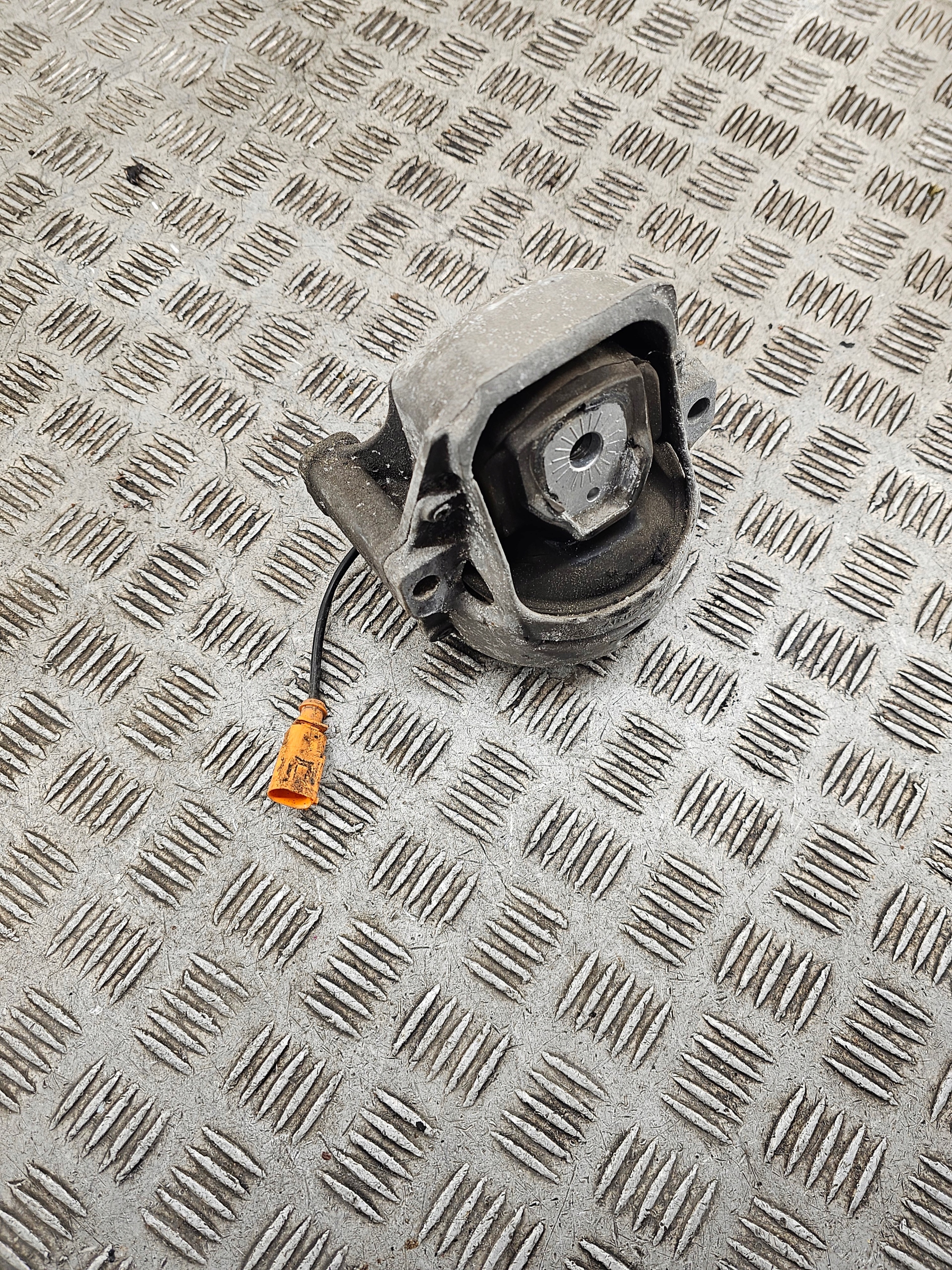 holder engine mount left AUDI 784234142956