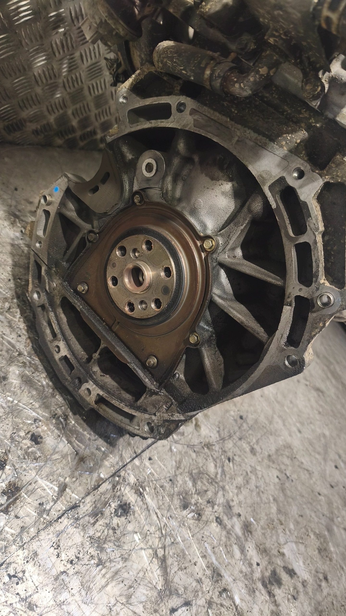 moteur nu cache- FORD MONDEO MK3 1.8B CHBB