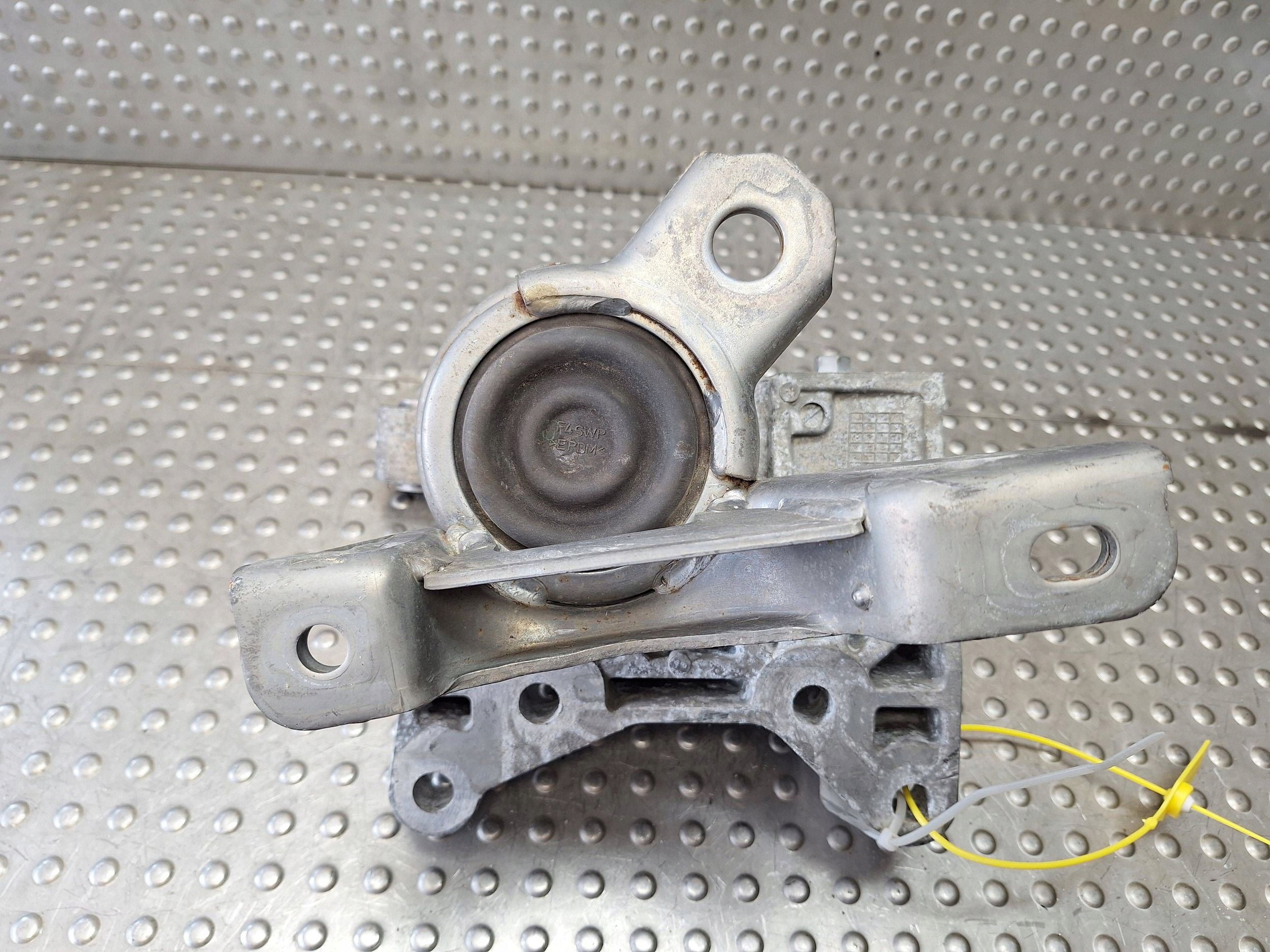 holder engine mount BJ32-6F012-AB GJ32-6P096-AE LAND ROVER EVOQUE L538