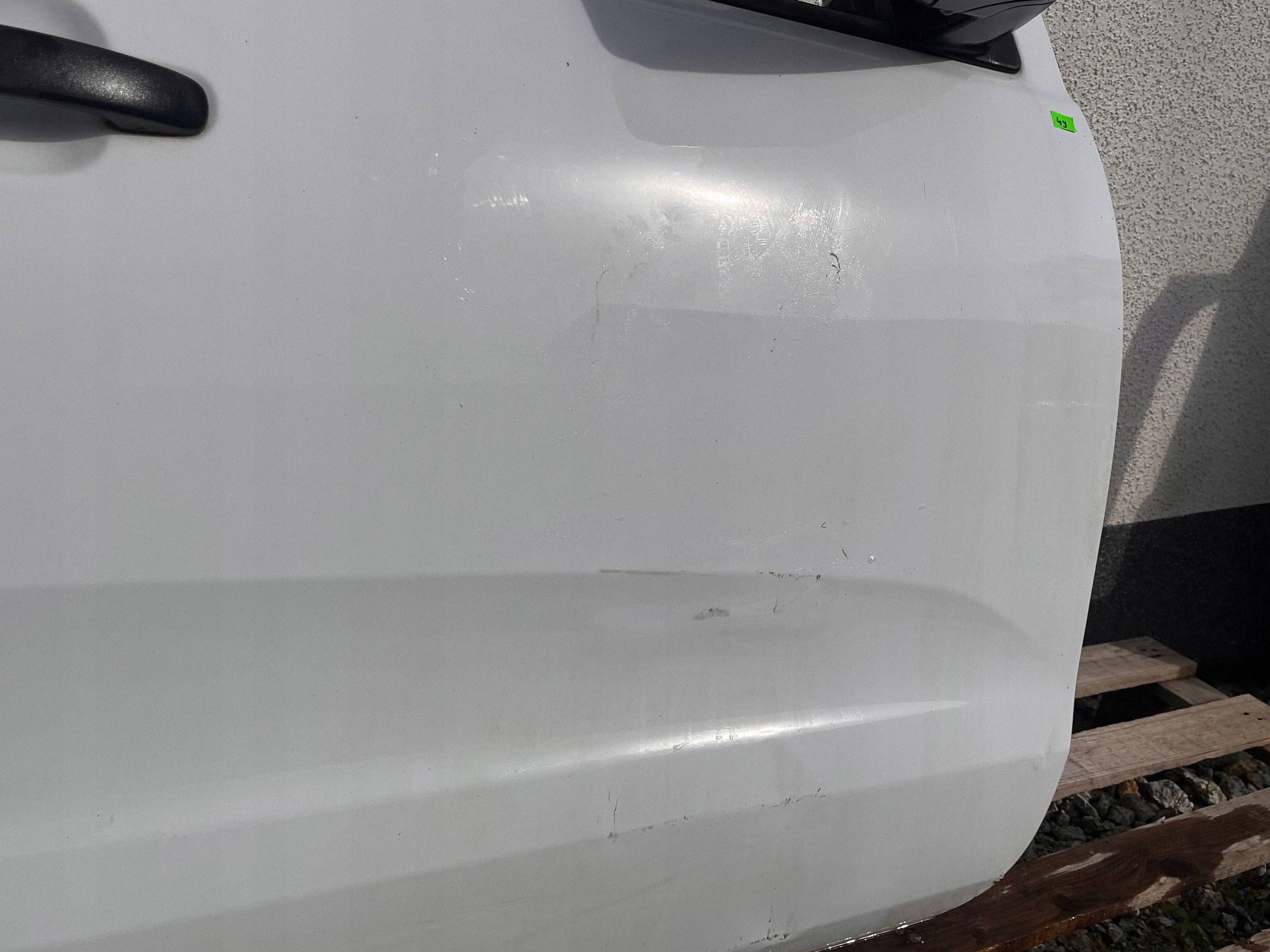 IDEALNE kompletní dveře přední pravá strana VOLKSWAGEN AMAROK @M