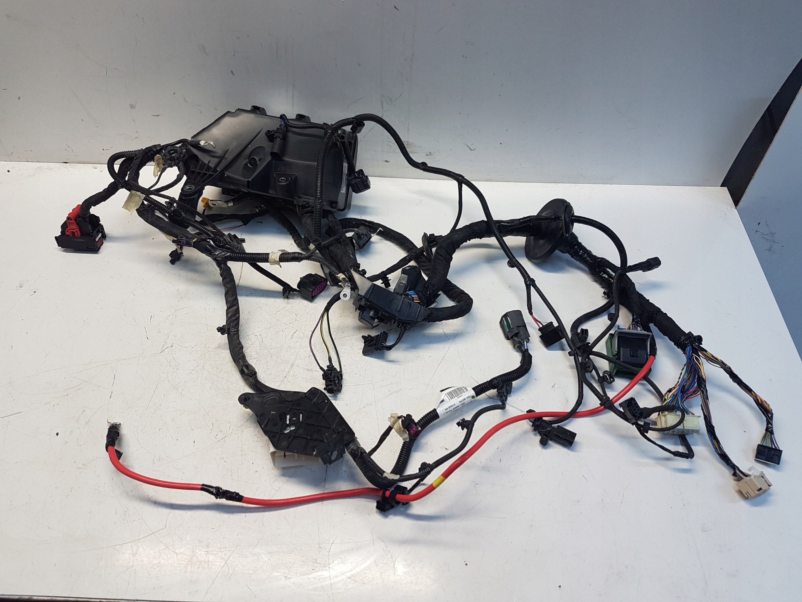 Volvo XC40 T3 жгут проводов моторного отсека 32320956