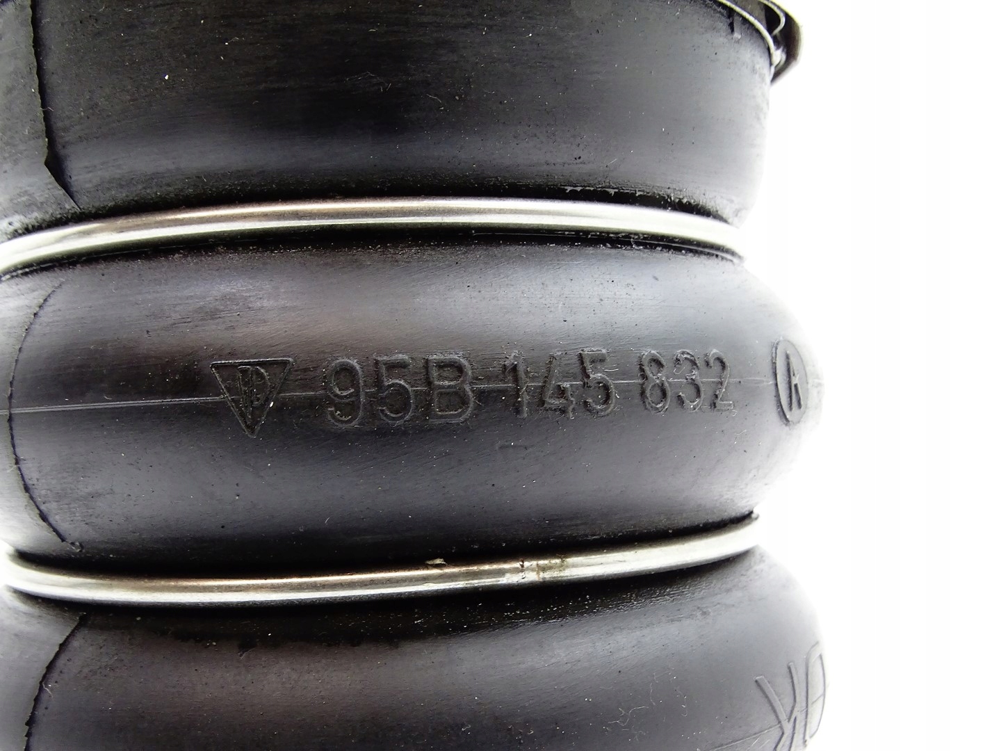 pipe wiring hose air PORSCHE MACAN 95B 95B145832A