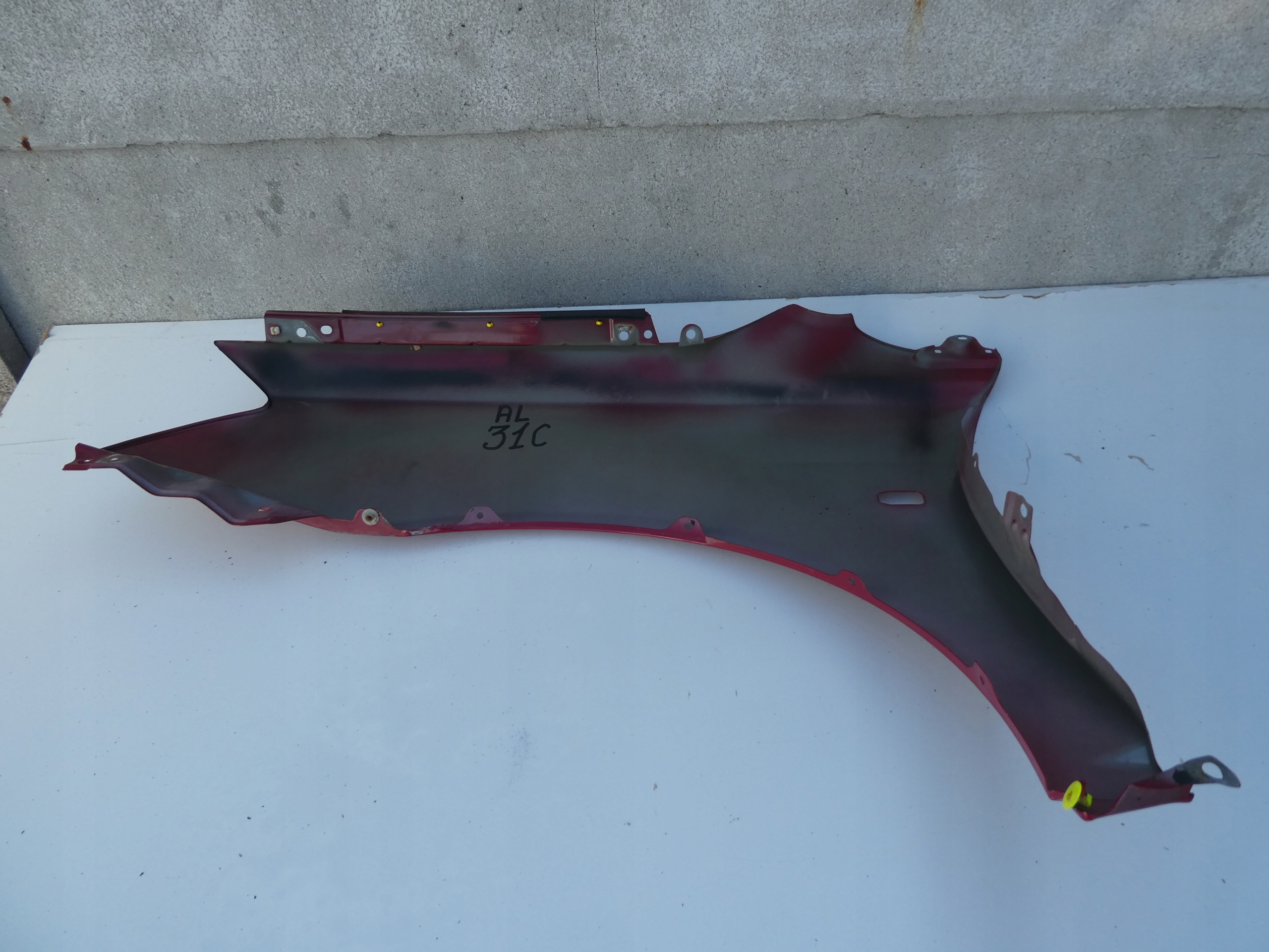 fender front front TOYOTA AVENSIS T25 right