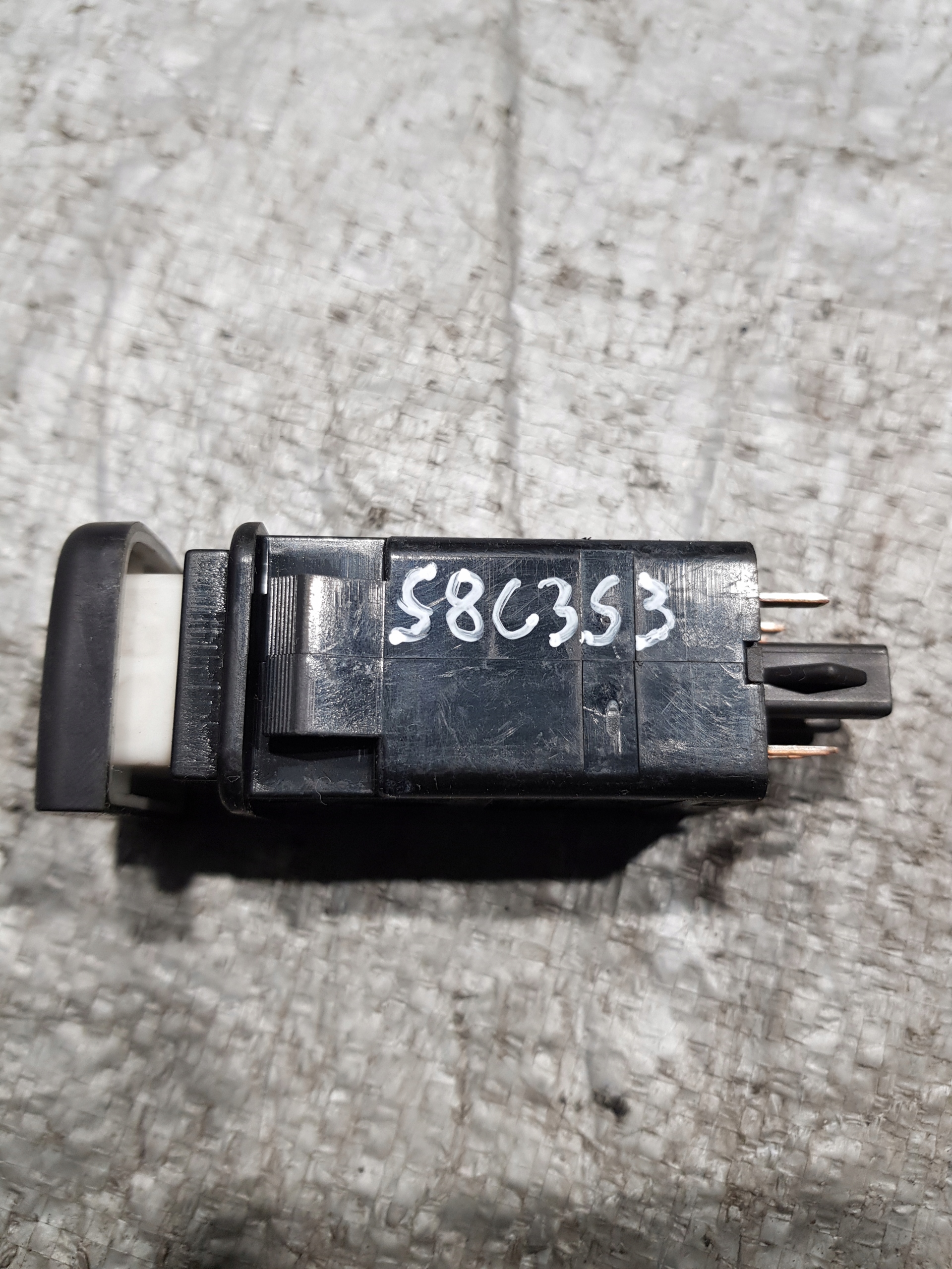 switch przeciwmgielnych Saab OE 4733952