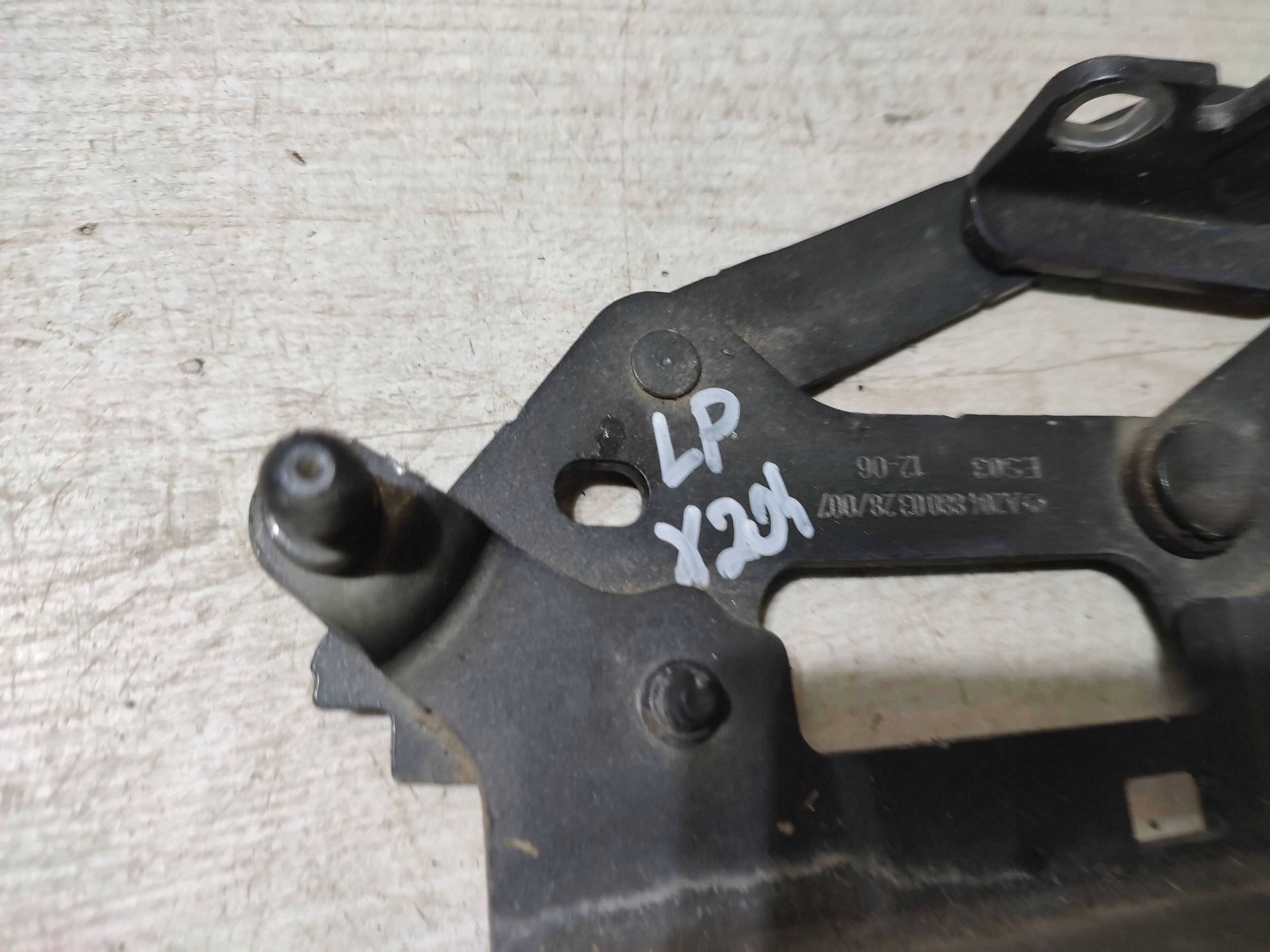 Mercedes-Benz GLK (X204) 2013 bonnet hinges left front