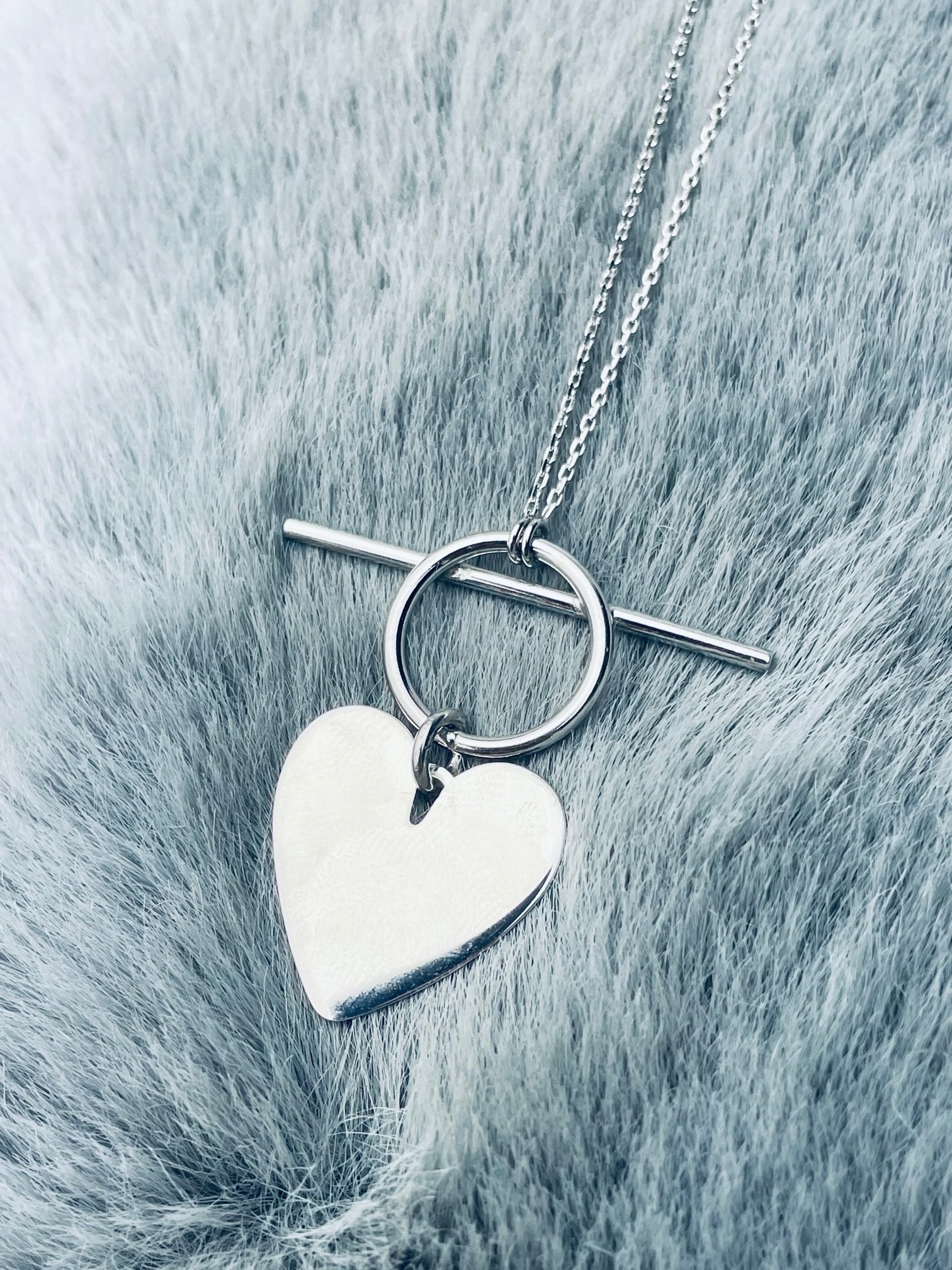 Stříbrný náhrdelník kolem srdce, srdíčko