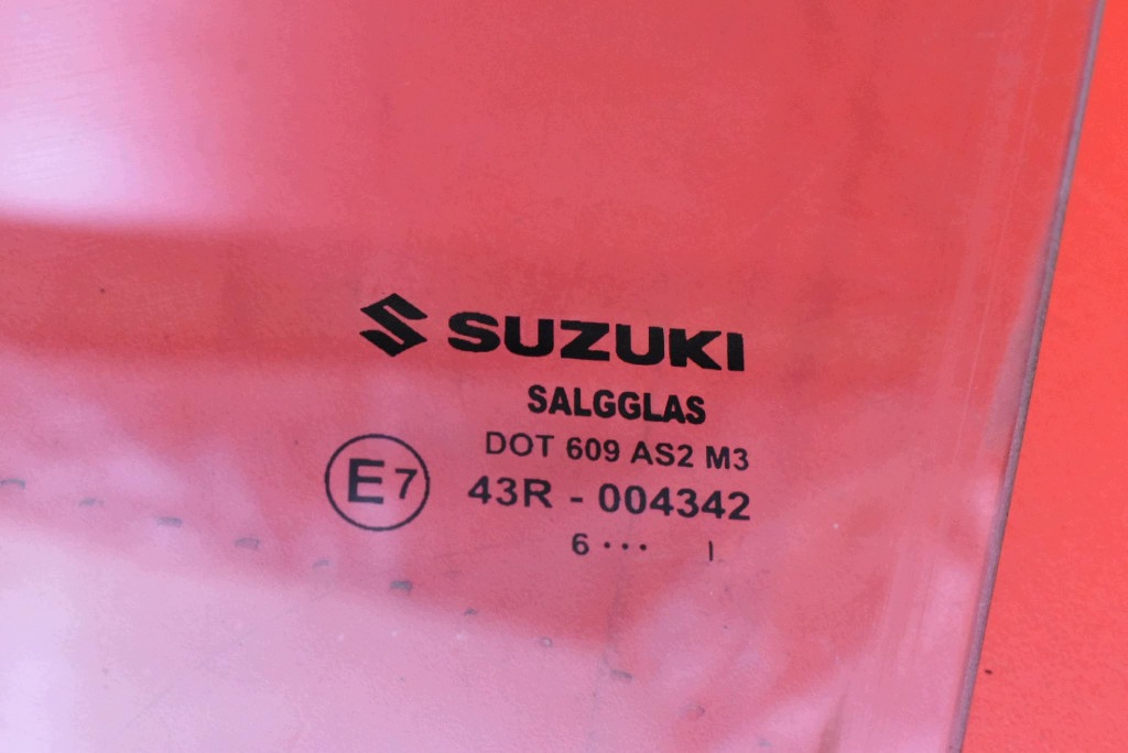 ABLAK oldalsó bal eleje elsö SUZUKI VITARA 3 III LY 14-18