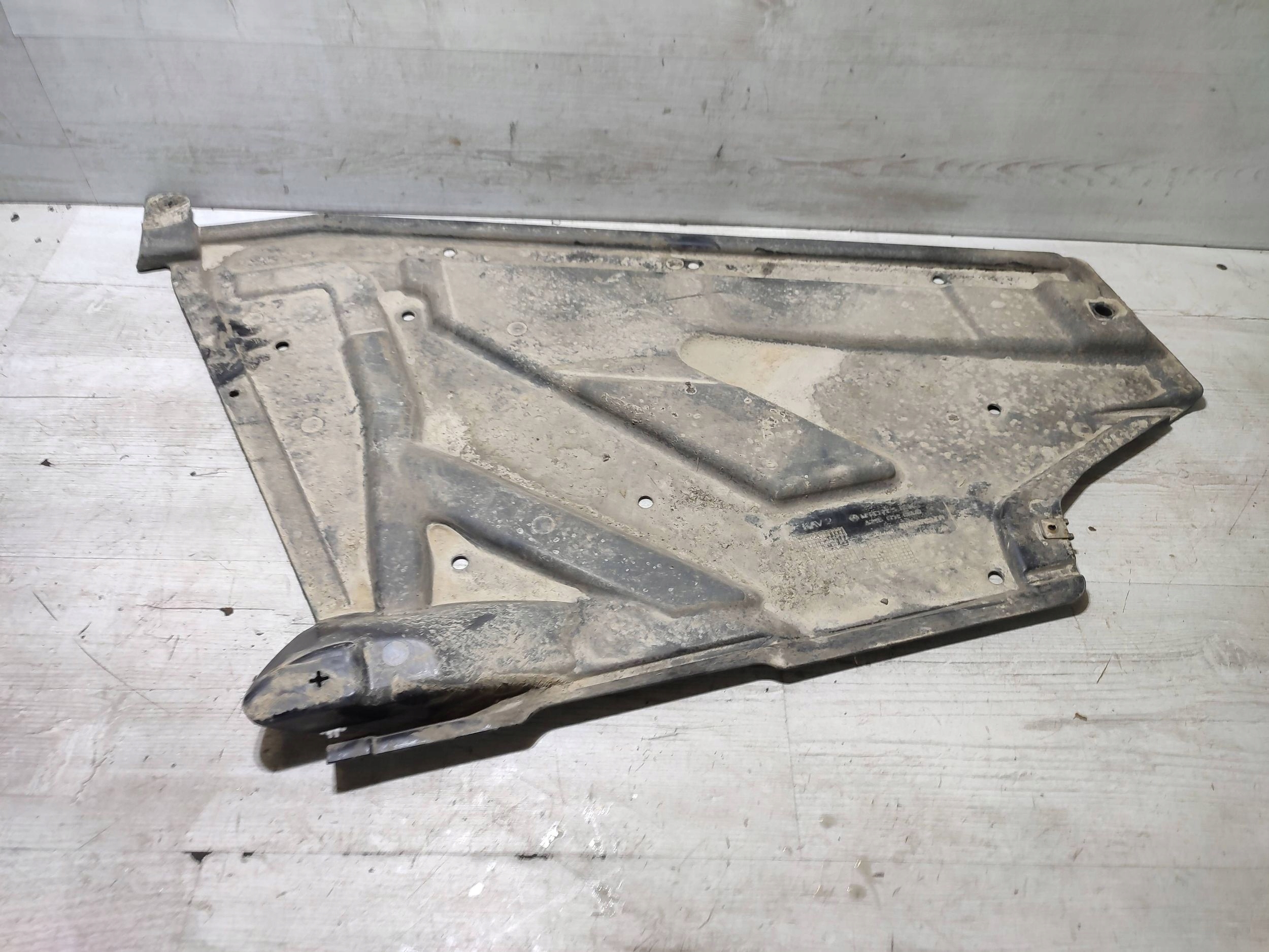 Mercedes-Benz GLA W156 2015 rear part side left cover rear chassis