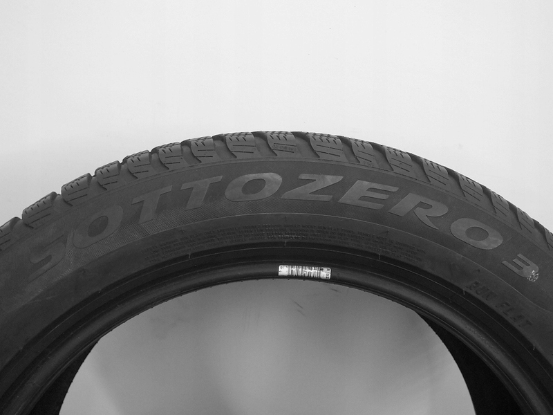 2Z 245/50R19 Pirelli Winter SottoZero 3 105V XL * RSC 3320 6,5 Model Winter SottoZero 3
