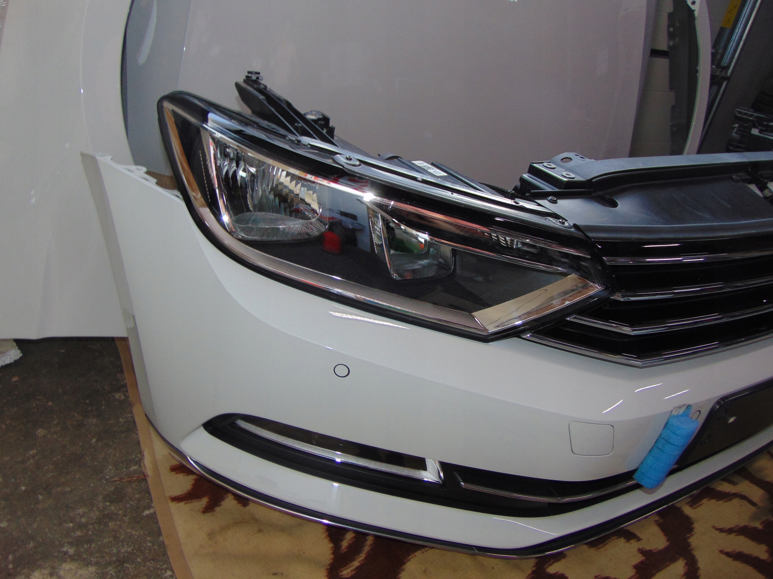 VW PASSAT B8 PRZÓD 4XPDC LC9A LED 20KM HIGHLINE Producent części Volkswagen OE