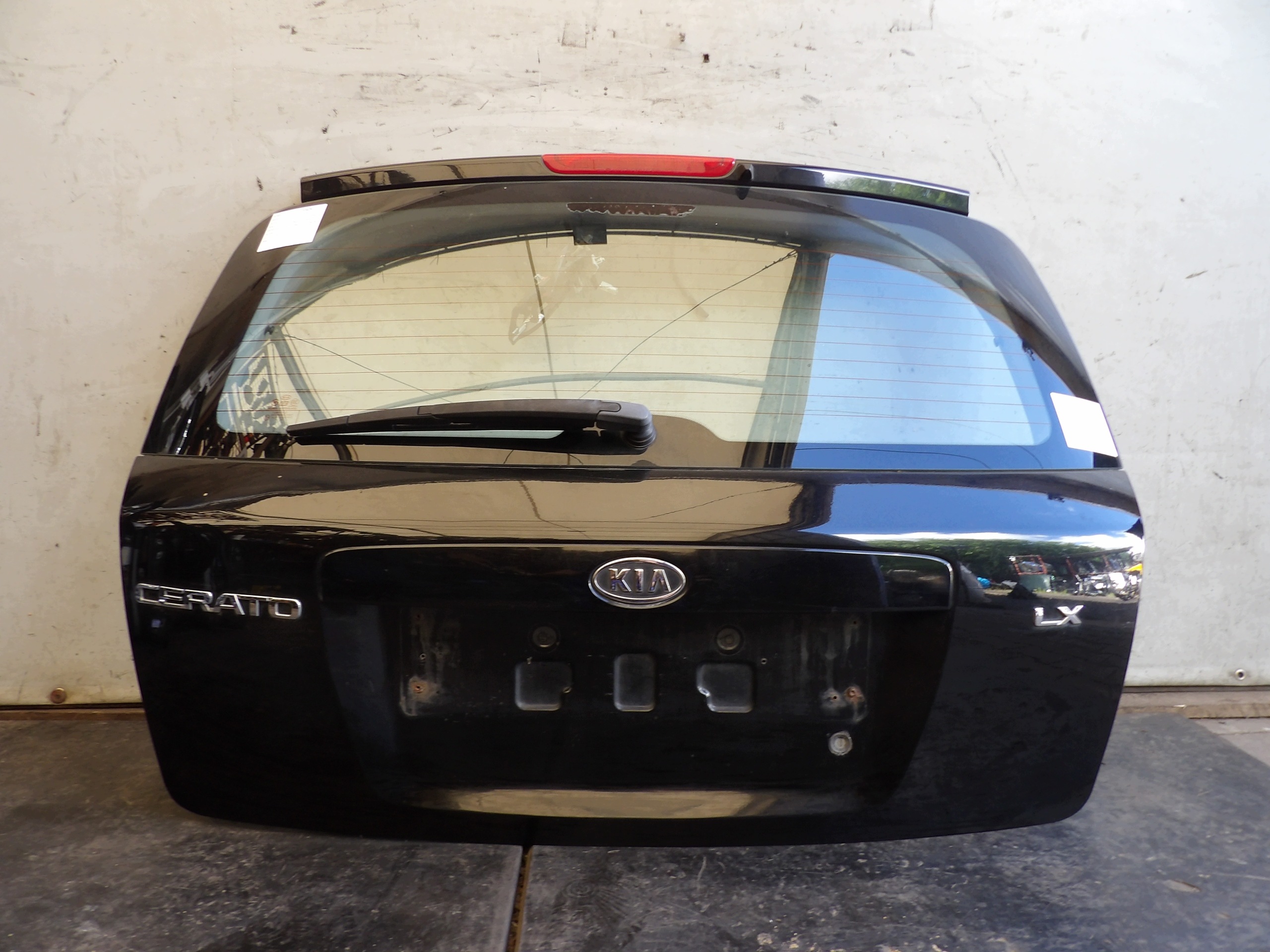 Kia Cerato and 1,6 trunk door boot EB
