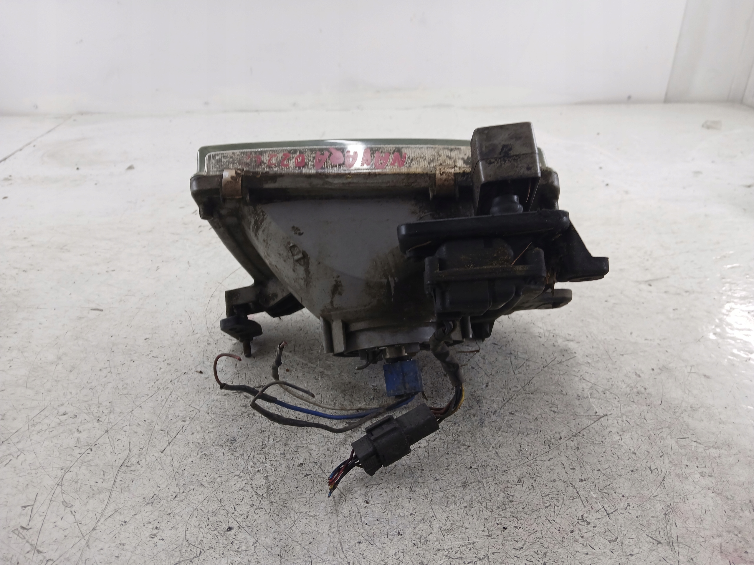 NISSAN NAVARA D22 light left front EUROPA