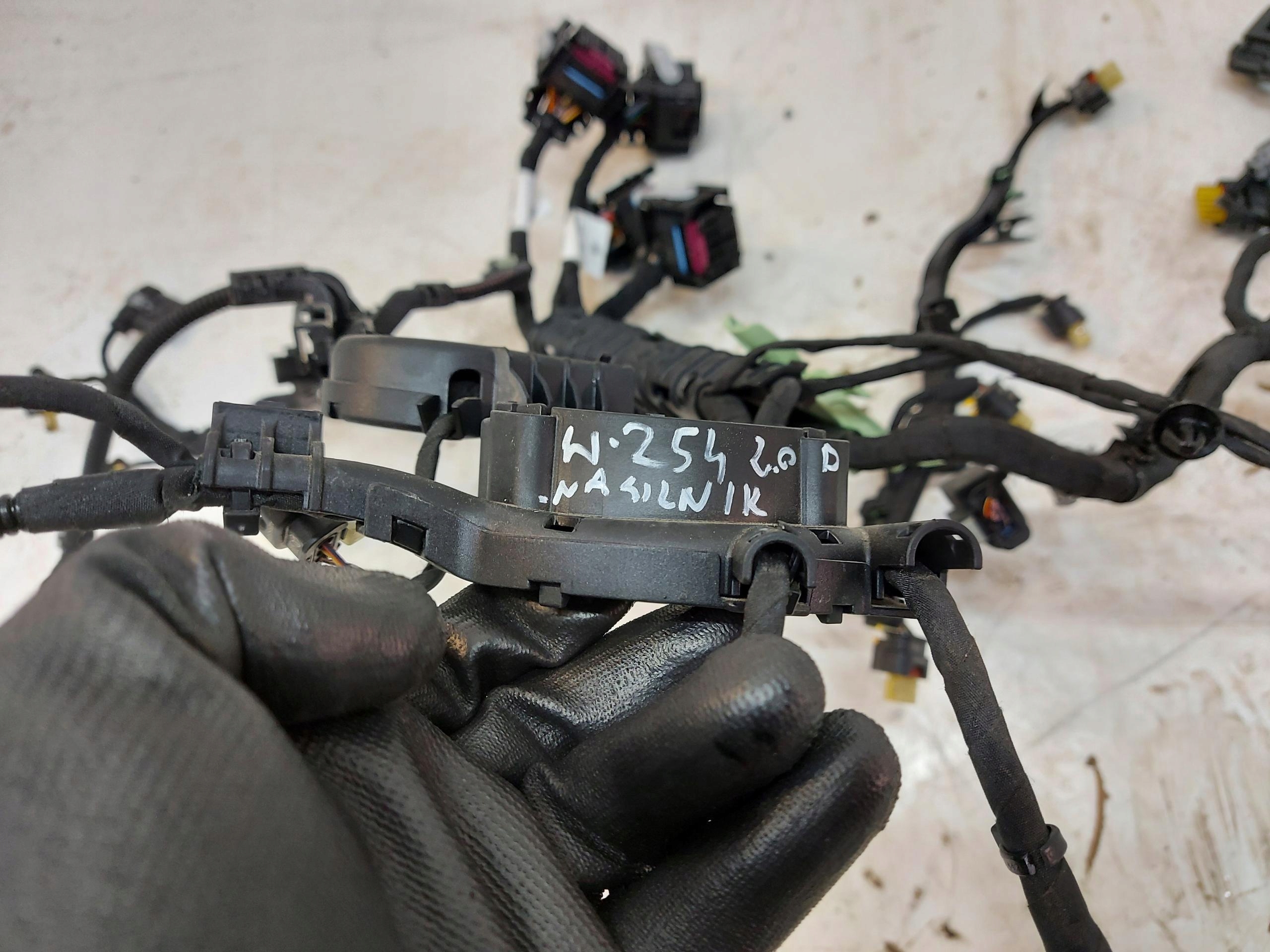 Mercedes W254 GLC 220d bundle motor wiring A6541507806