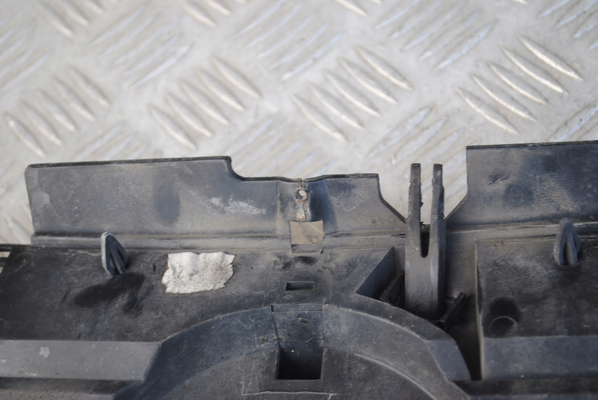 решетка радиатора LA6P vw Golf IV