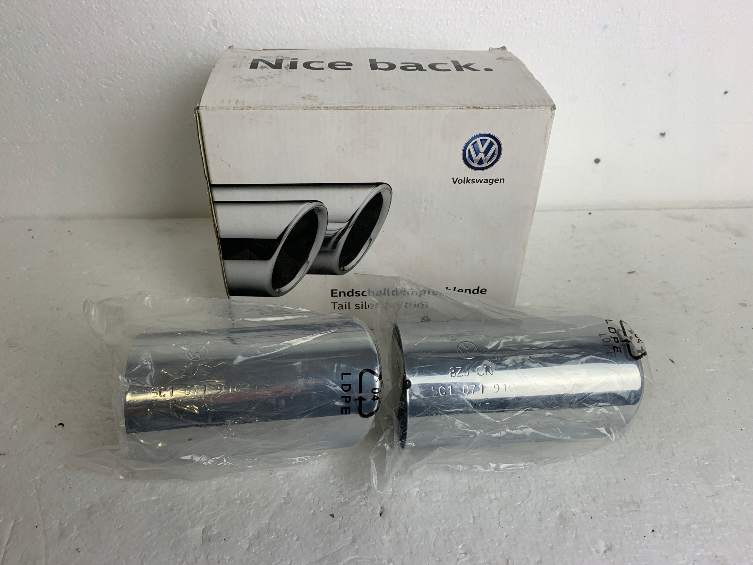 Наконечник выхлопной трубы хром новый Жук Гольф 7 60 мм