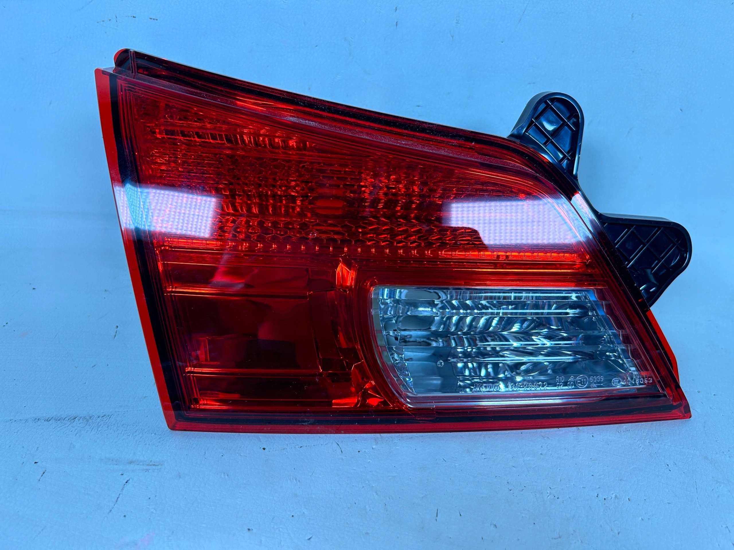 Subaru Legacy light rear part 132-20072