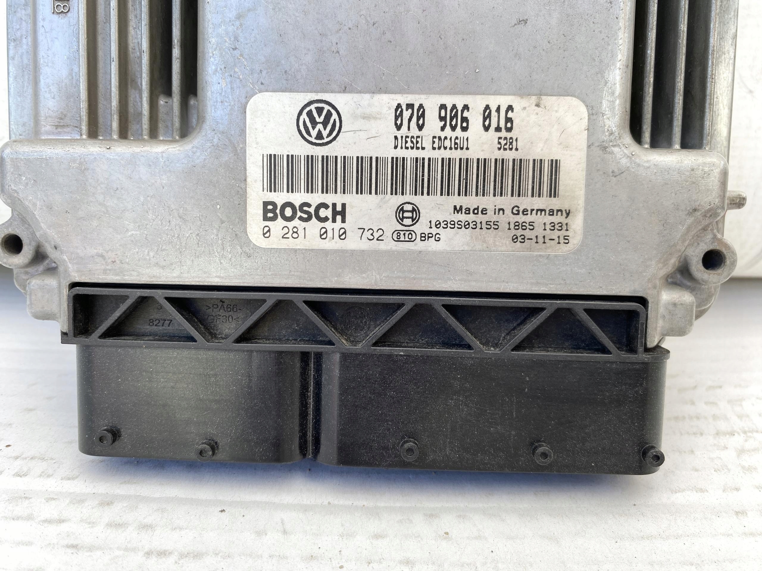 VW TRANSPORTER T5 2.5TDI 03- computer control unit of the engine 130km AXD 070906016