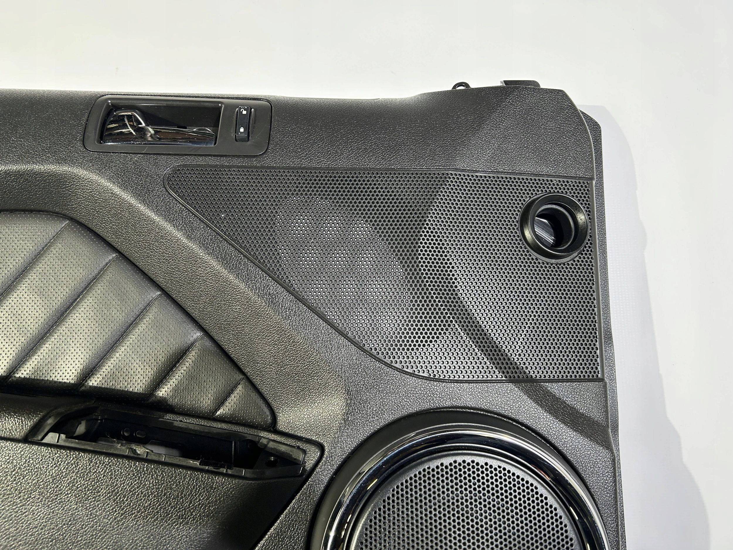 side upholstery side door left of left Ford Mustang Premium V 2010