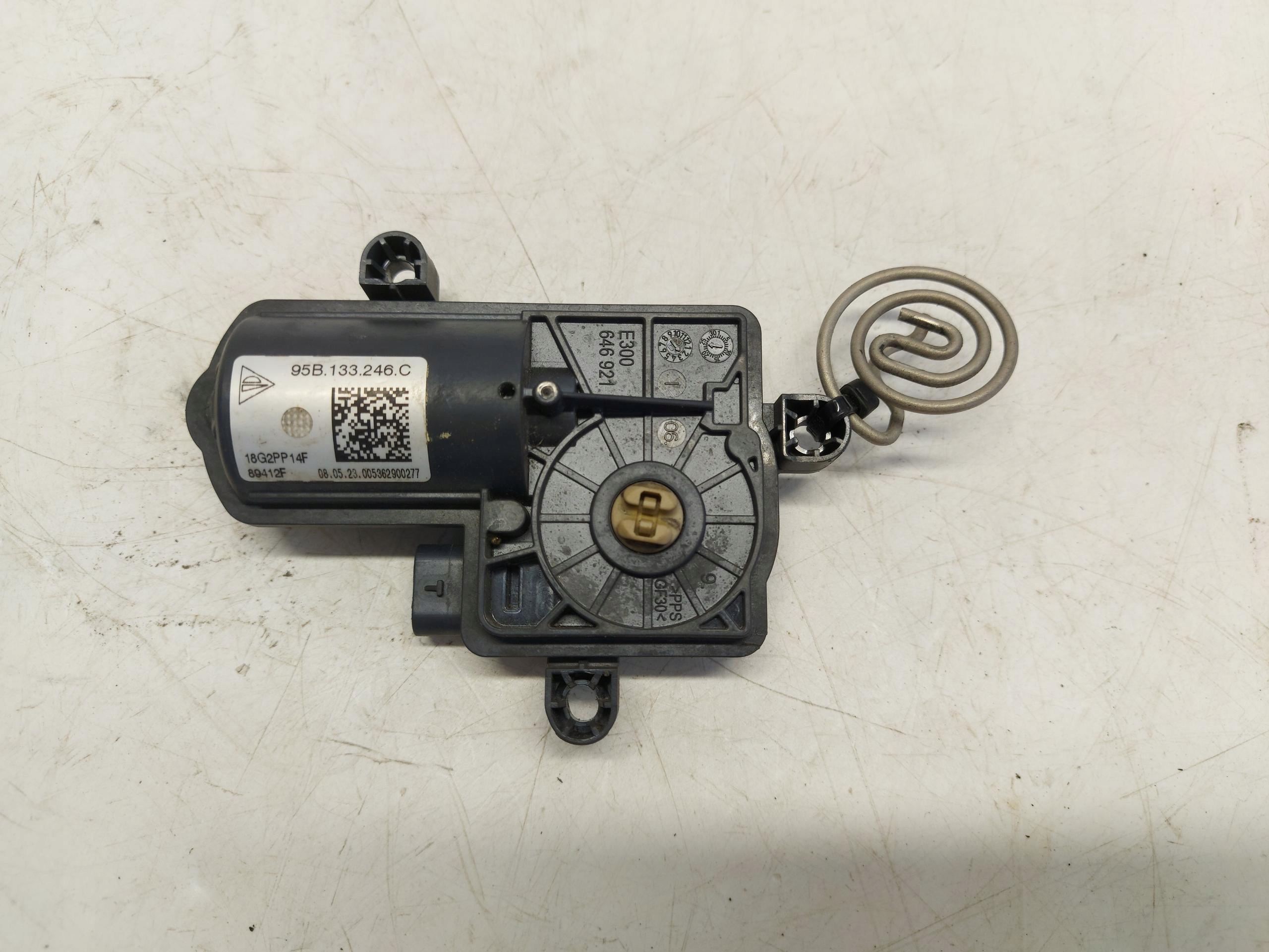 Porsche Macan II LIFT control unit regulator TLUMIKA throttle flap