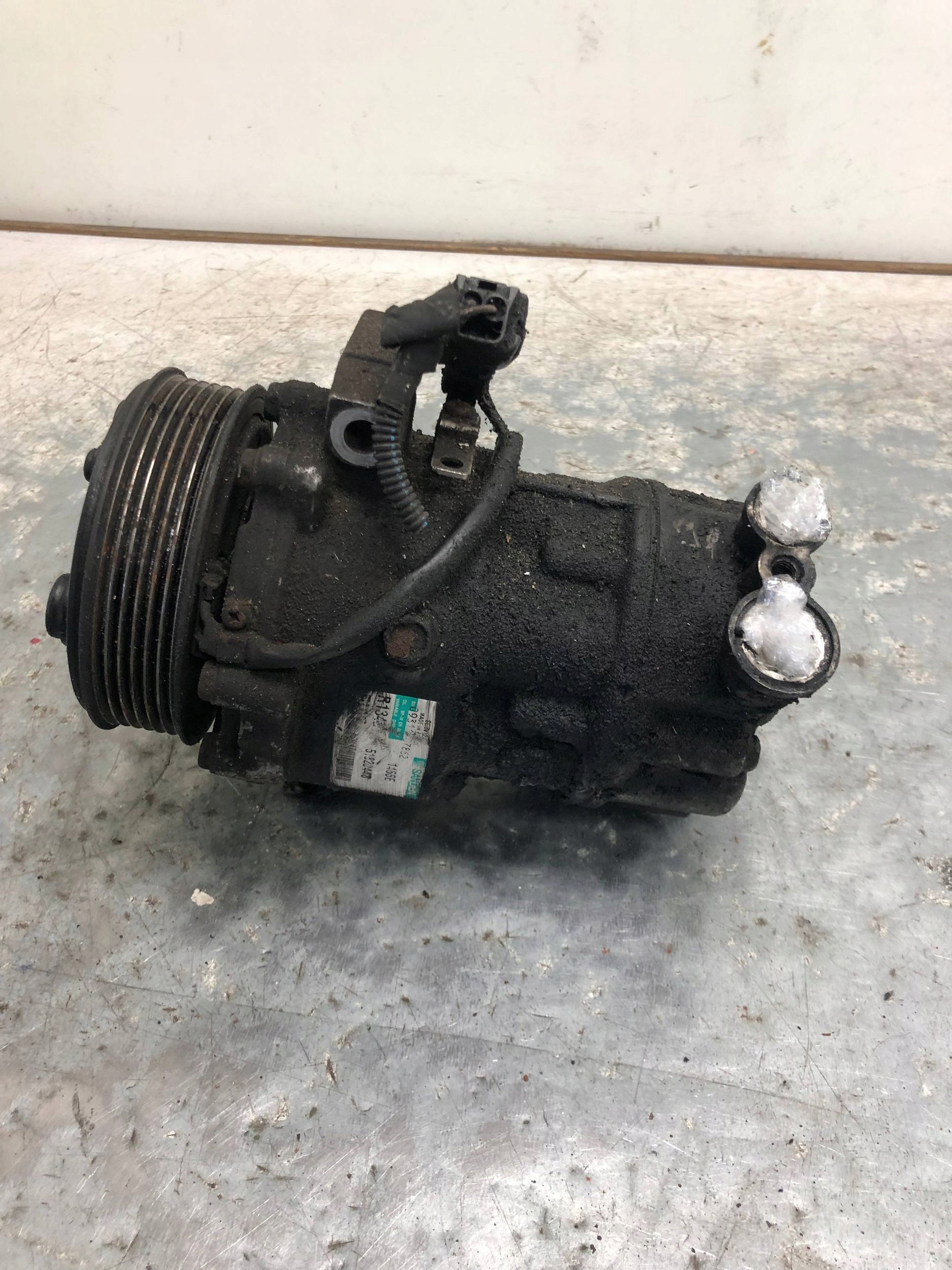 compressor compressor; of the air conditioning ALFA ROMEO MITO 51820448