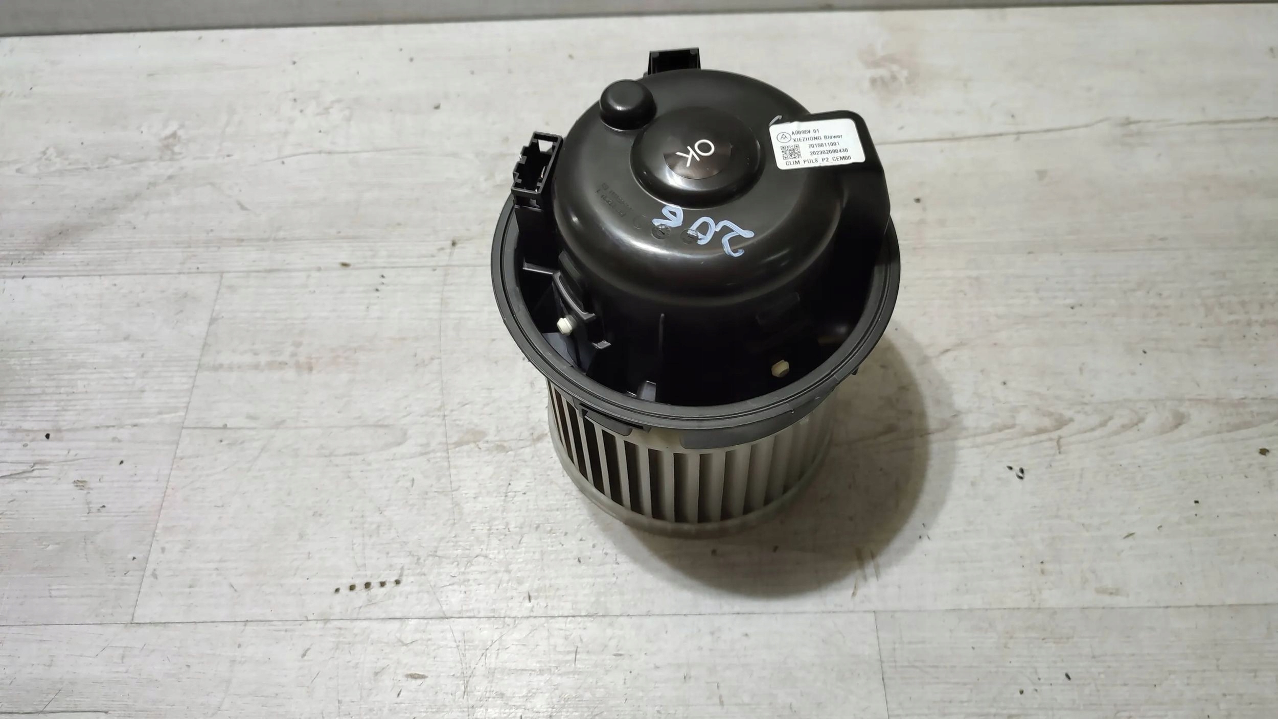 Peugeot 208 II 23r 1.2 topení ventilátor