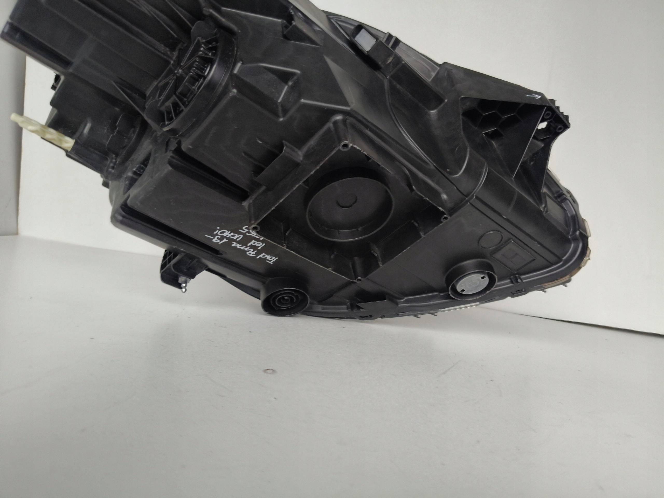 light left REFLEKTOR FORD PUMA 19- LED