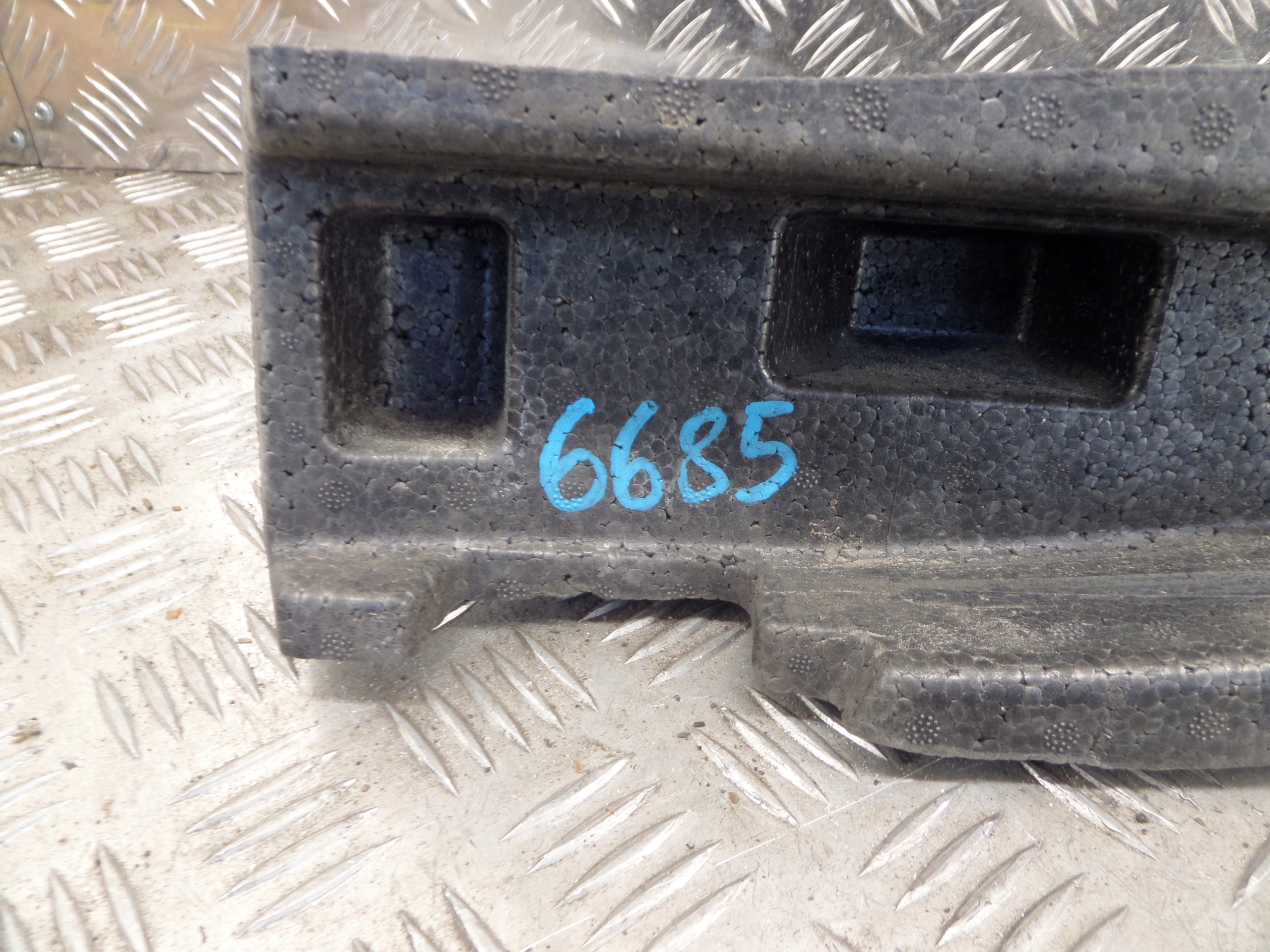 VW CADDY 2K5 ABSORBER nárazníku předek předního 2K5807248B