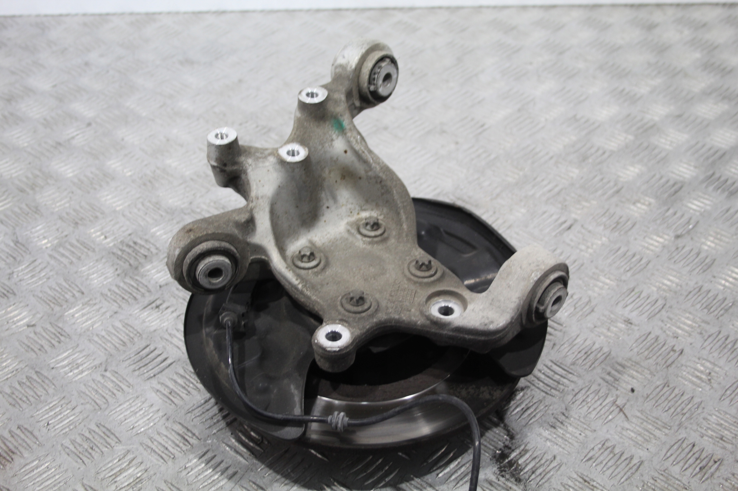 swing right rear part A-KLASA W176 AMG