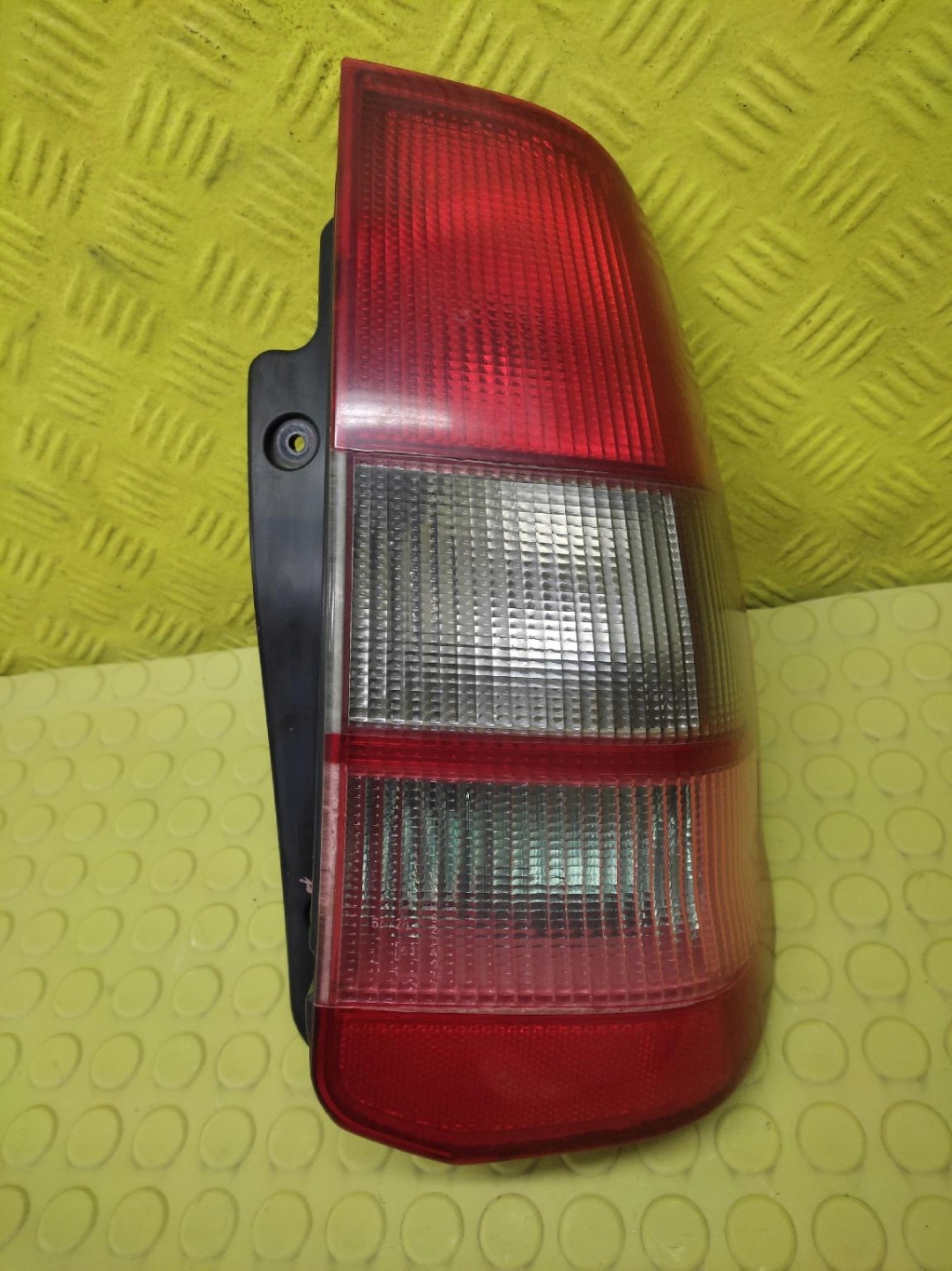 MITSUBISHI SPACE STAR light right rear part