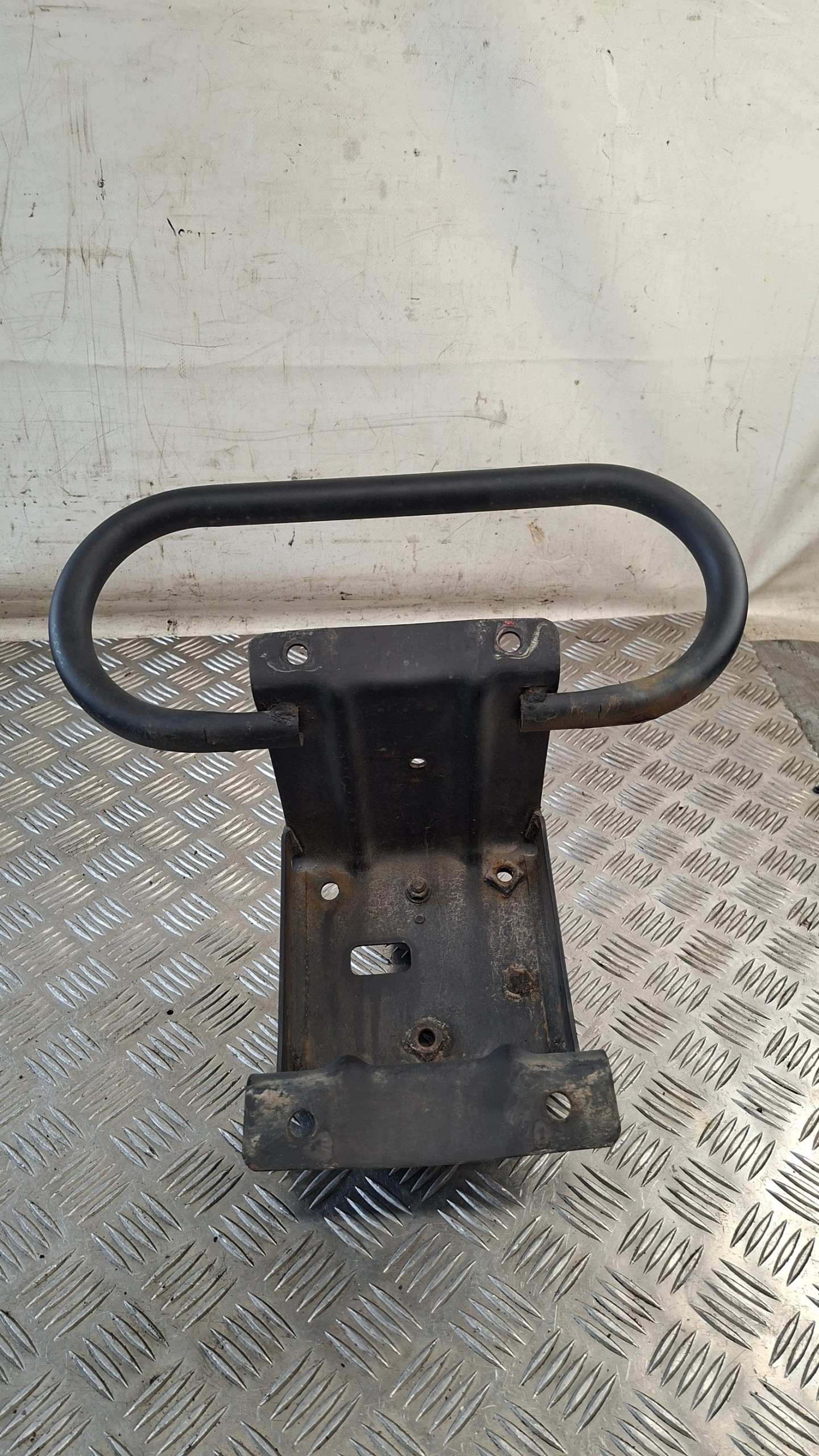poignée étrier roues de la roue de secours OPEL FRONTERA A