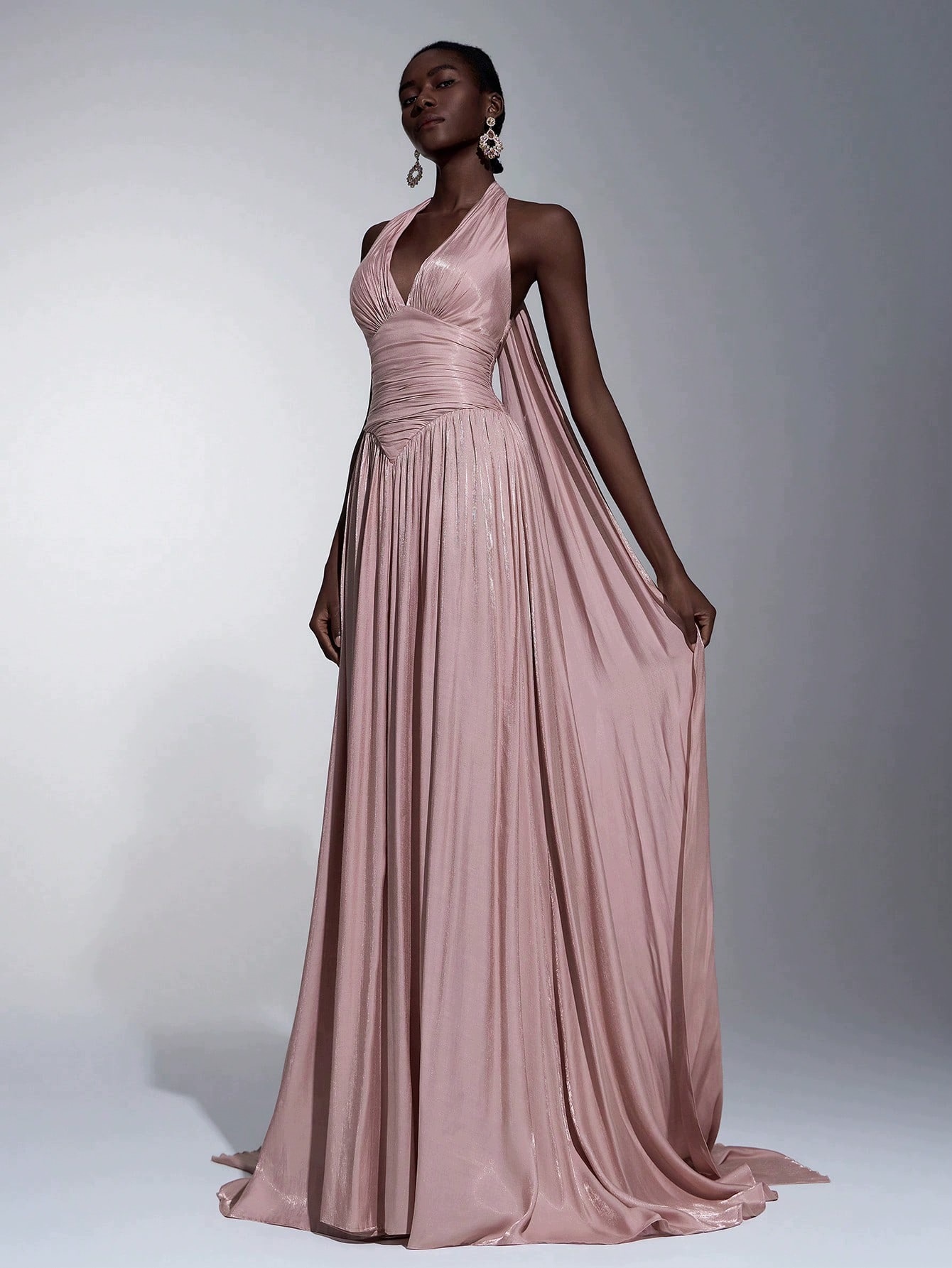 Shein Elegantní Šaty S Výstřihem Halter S 1 M