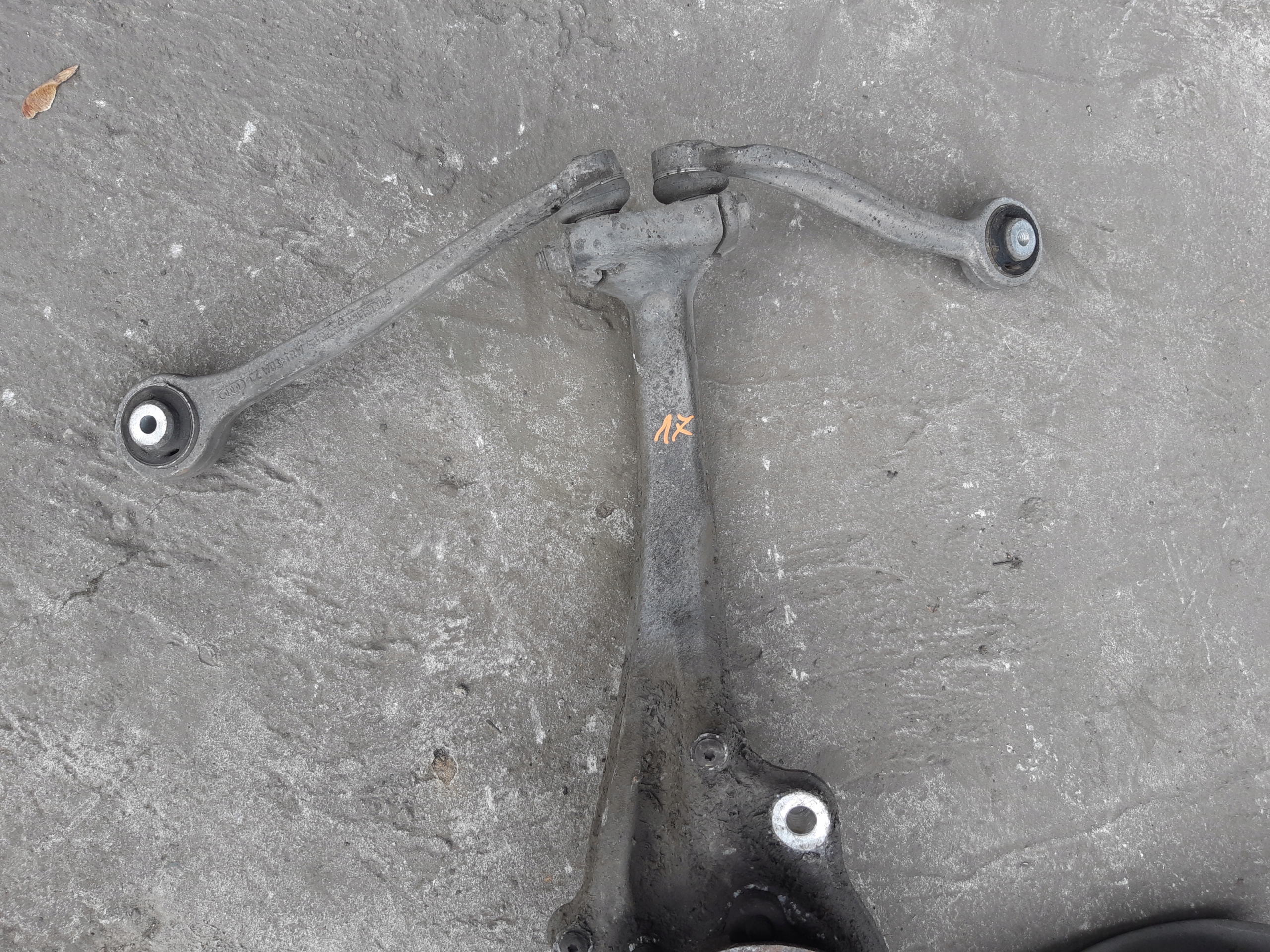 AUDI A4 B8 A5 8T A6 C7 A7 swing left left front 8K0407257E