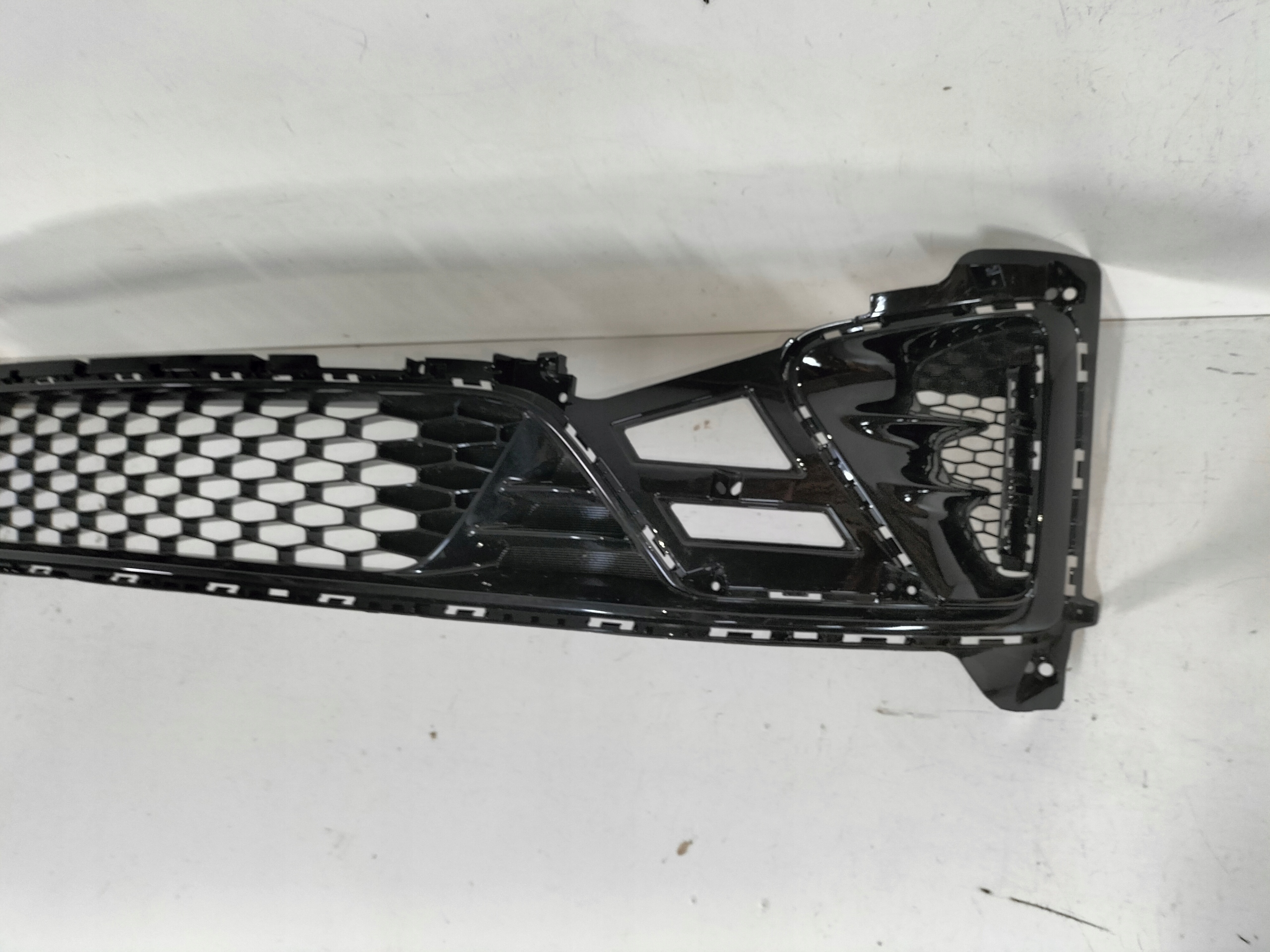 GRILL LÜFTUNGSGITTER DER STOSSSTANGE KIA CEED III 18- GT-LINE
