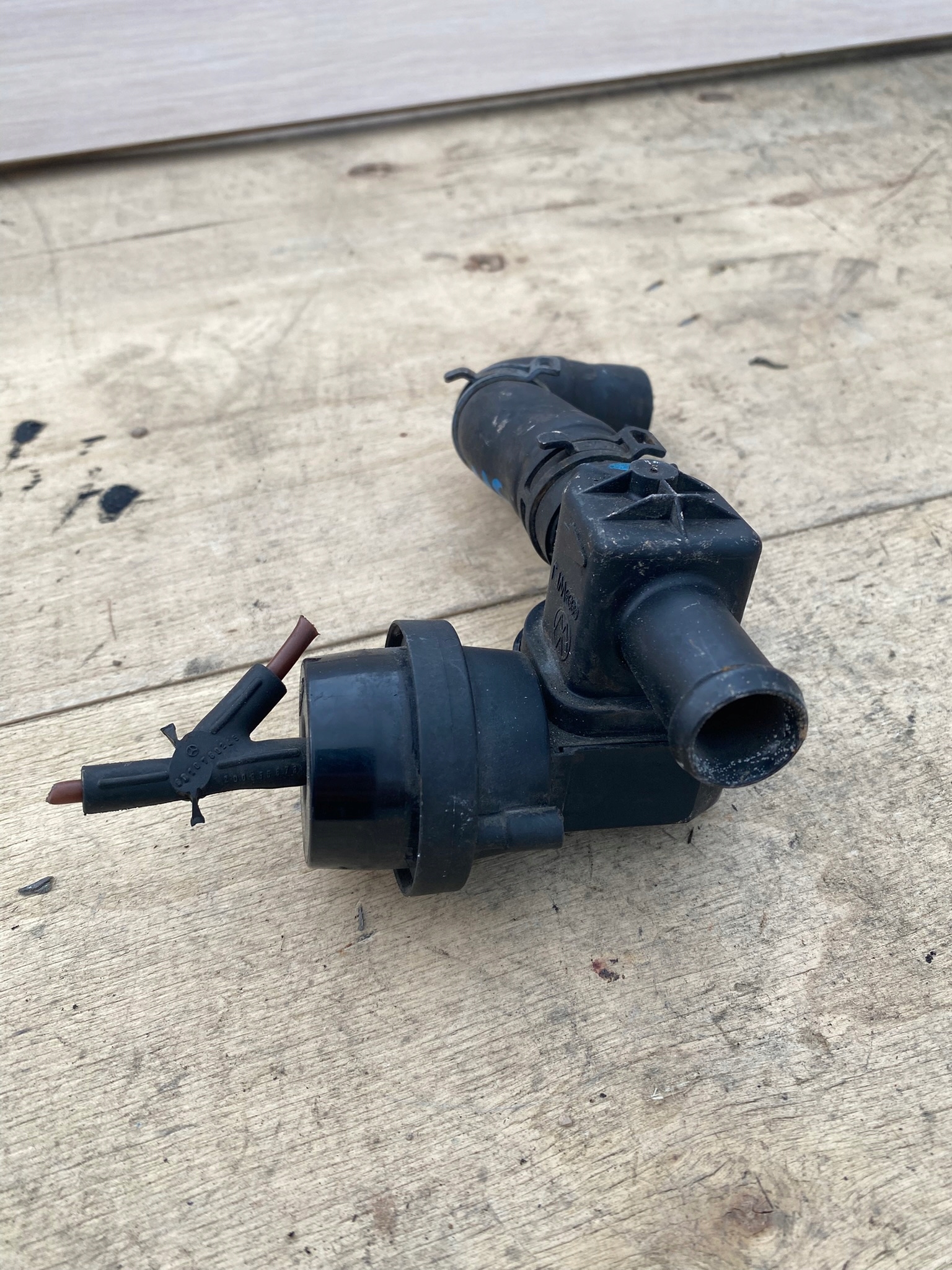 ventil vakum vode AUDI A4 B8 A5 8T 1.8 TFSI 1J0819809