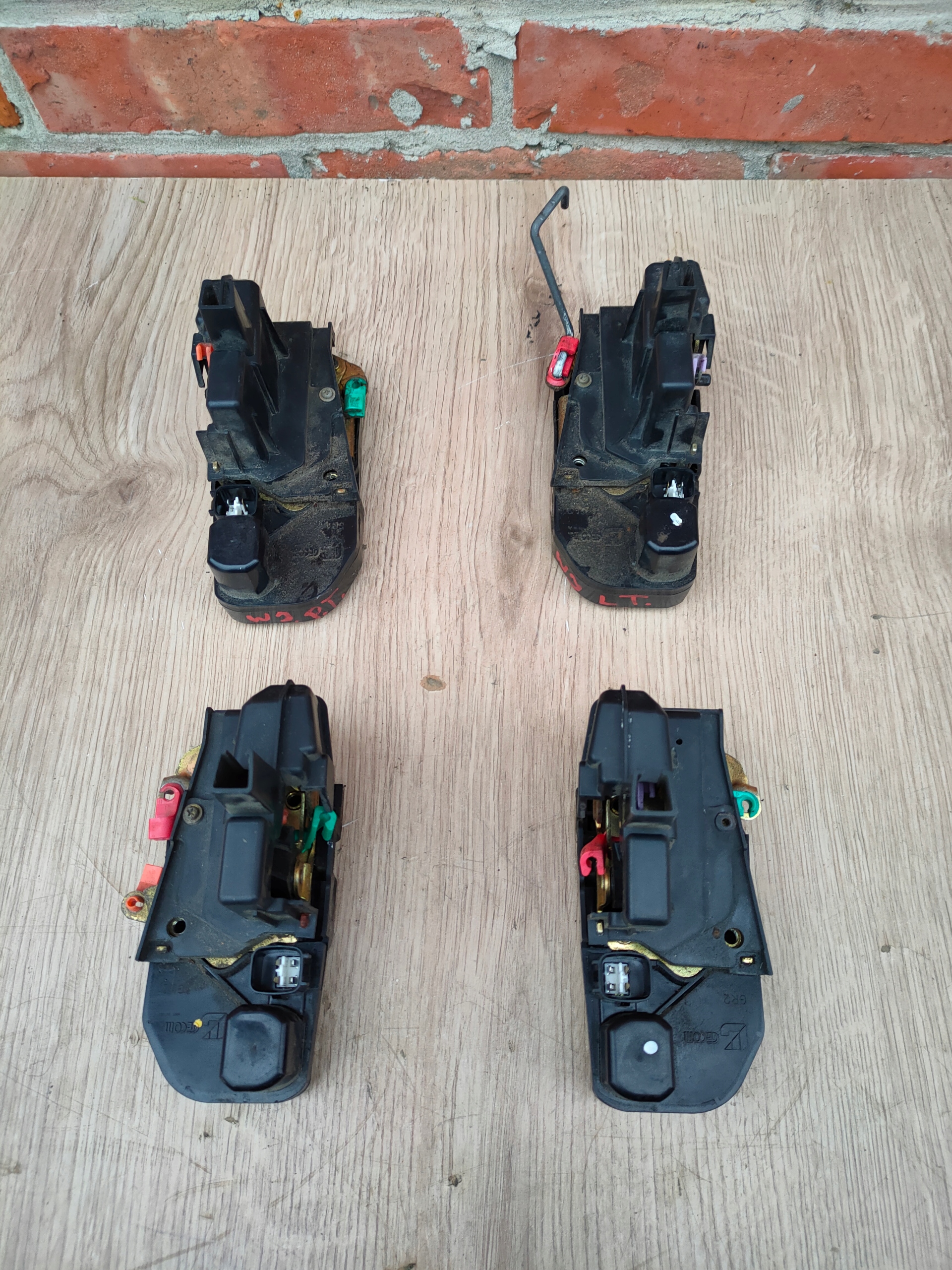 JEEP GRAND CHEROKEE WJ ZAMEK DRZWI LEWY TYŁ