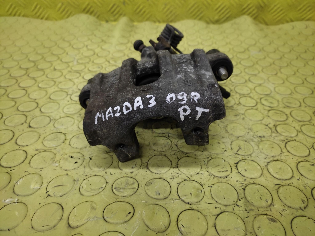 MAZDA 3 caliper right rear part