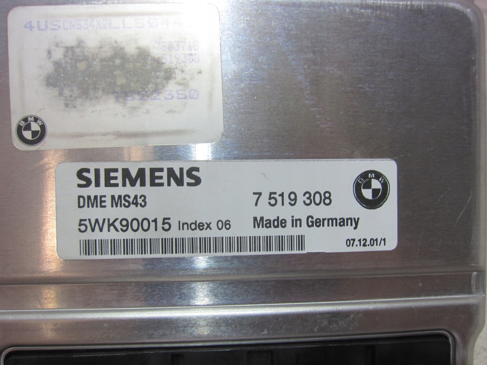 BMW Z3 E36 M54B30 computer module control unit of the engine key running board 7519308