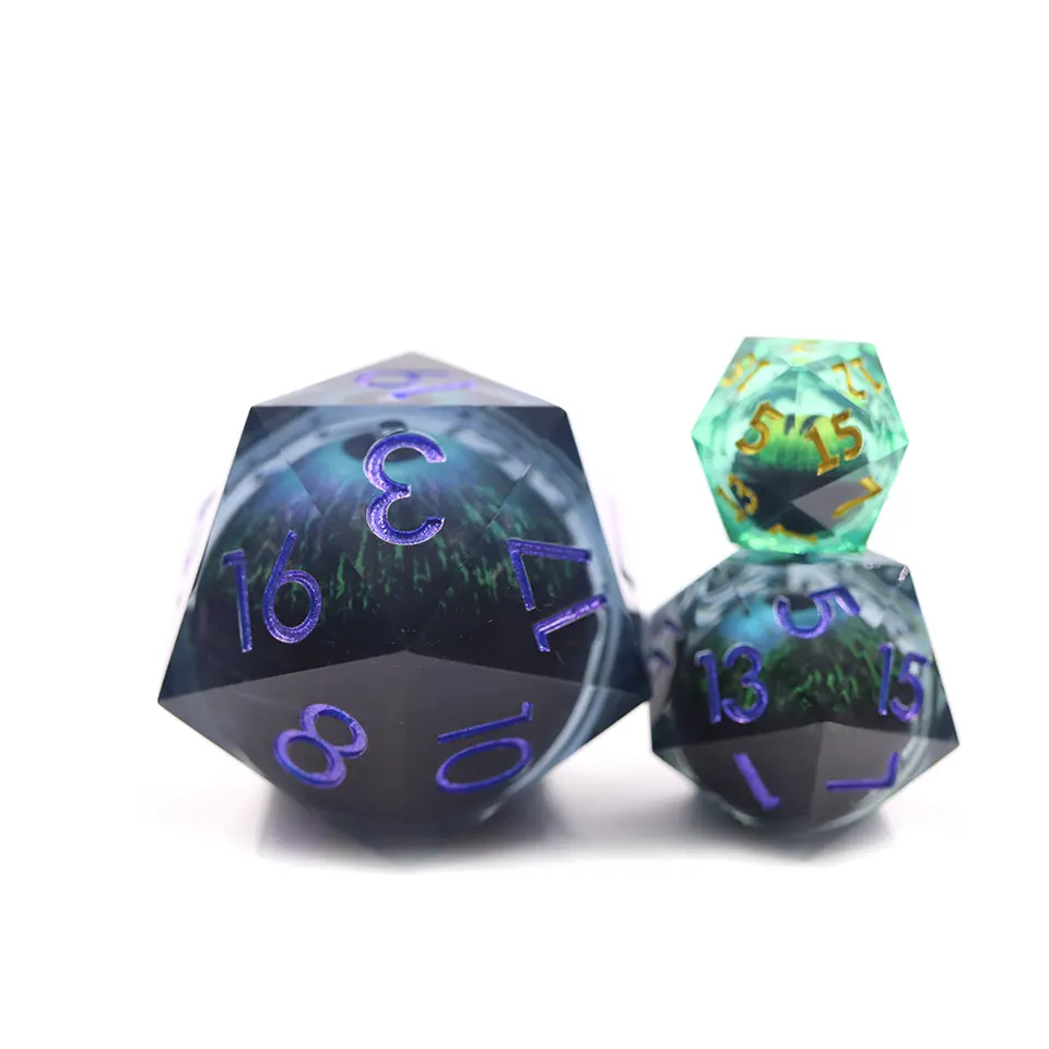 LODOWE SPOJRZENIE PŁYNNA KOŚĆ K20 3,3 CM KOSTKA RPG