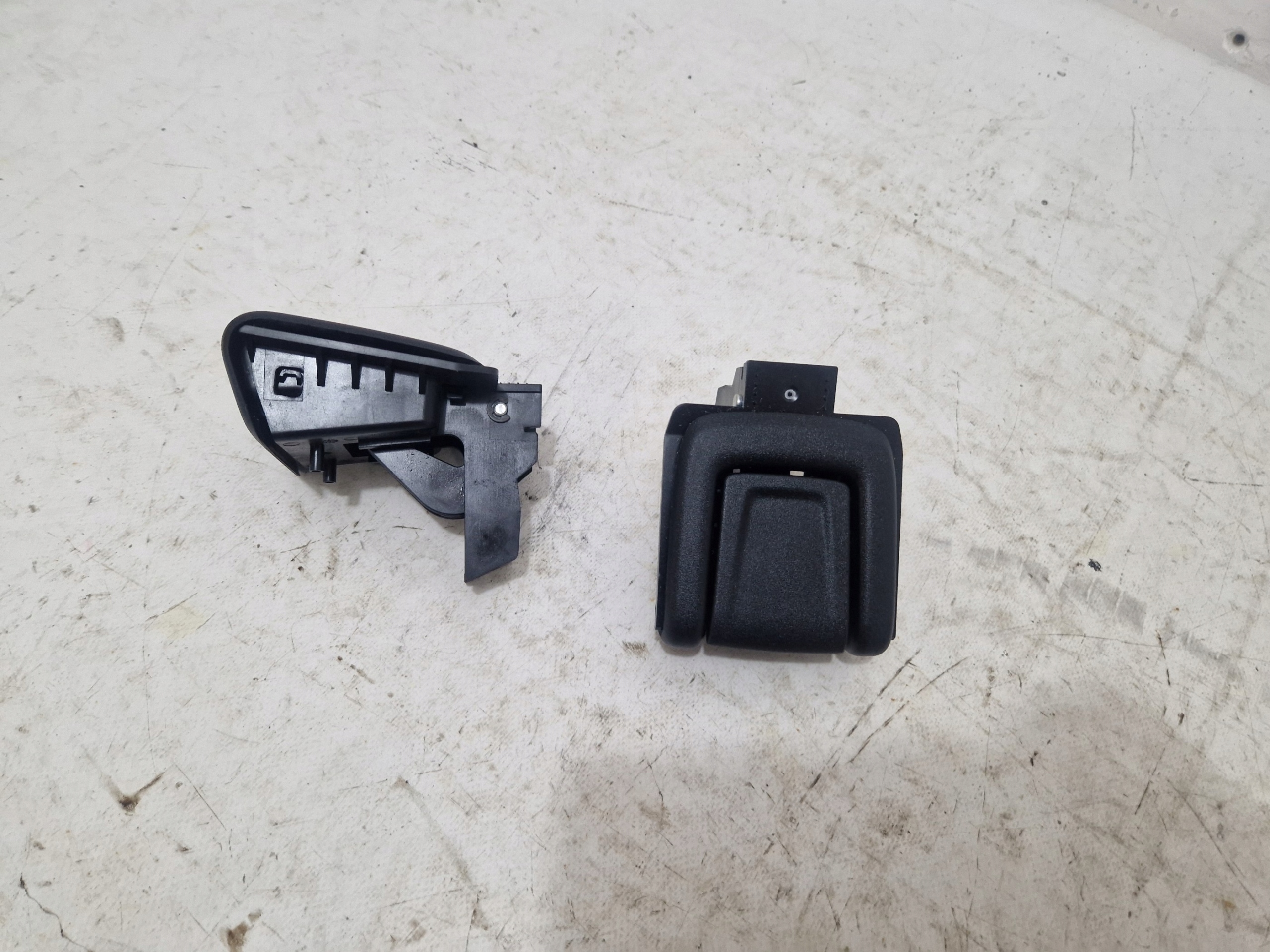 FORD EXPLORER VI MK6 20- handle bracket handle seat LB5B-S61354-AC