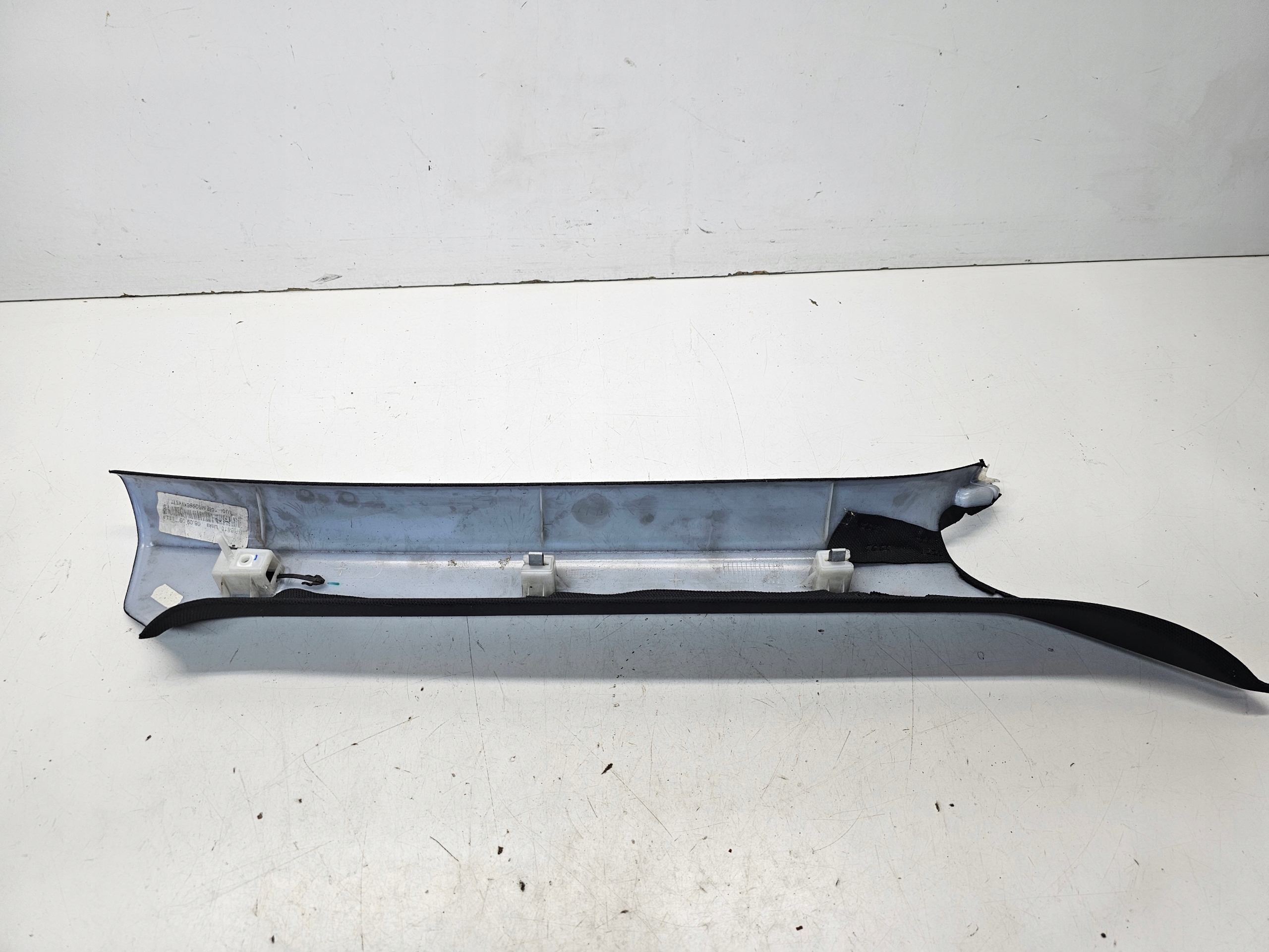 cover SLUPKA A left AUDI A5 COUPE 8T0867233B