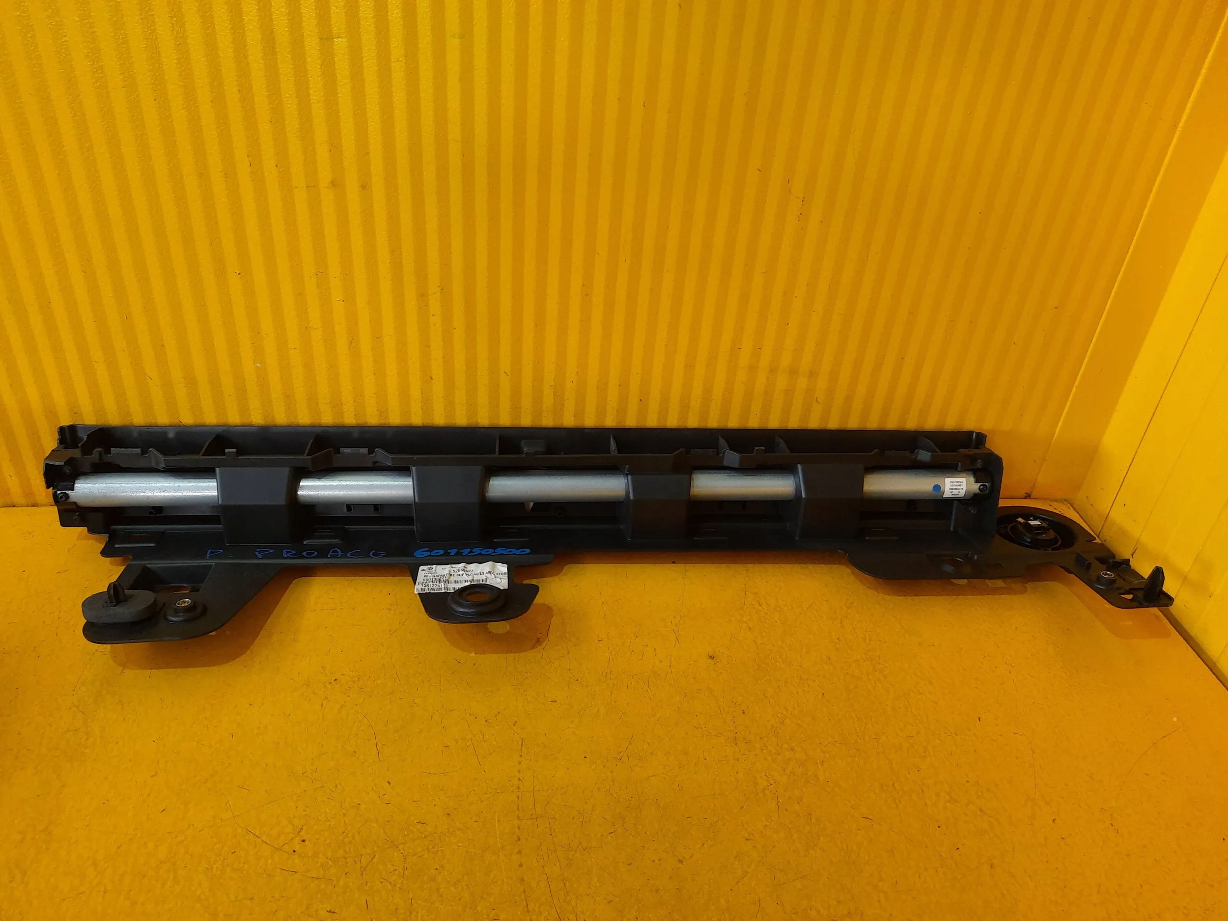 Toyota Proace ROLETA DRZWI TYŁ PRAWA Rodzaj rolety przeciwsłoneczne